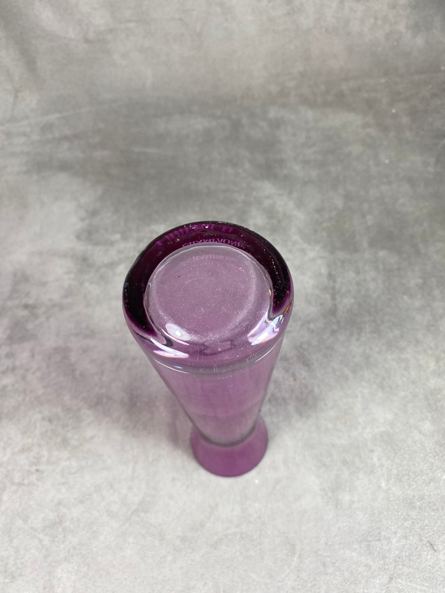 Vase en verre violet Champagne Laurent-Perrier Made in france