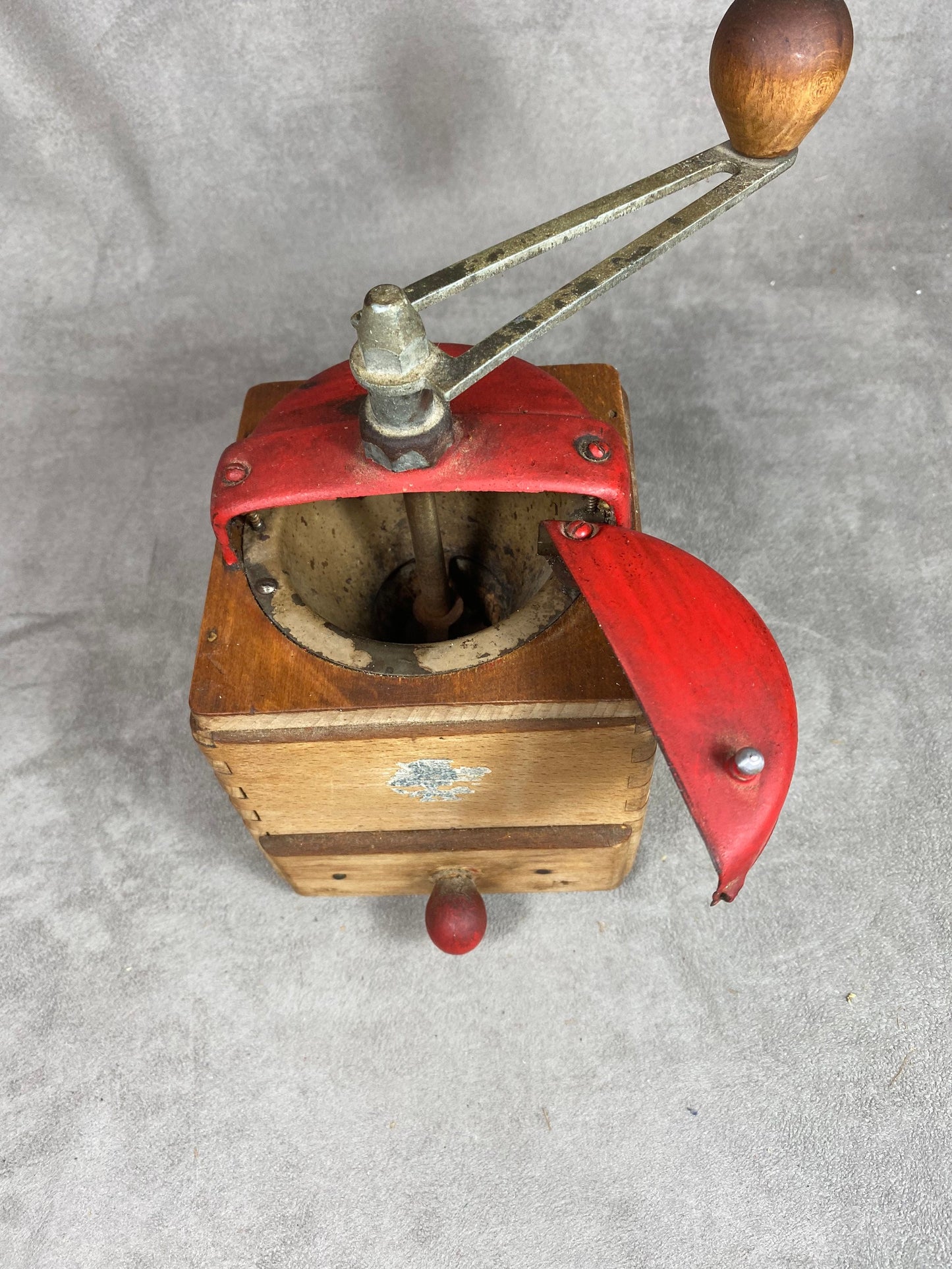 Peugeot Frères red sheet metal and wood coffee grinder EX model dated between 1947 and 1960 Shabby chic Made in France
