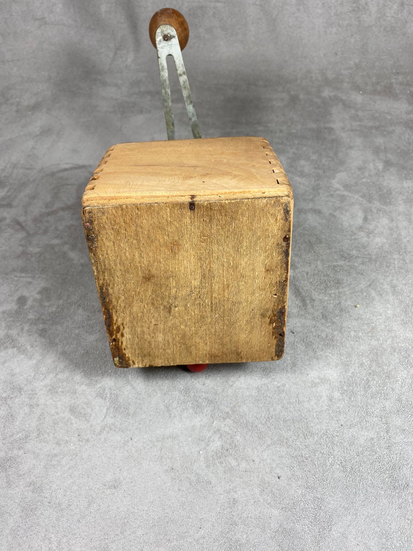 Peugeot Frères red sheet metal and wood coffee grinder EX model dated between 1947 and 1960 Shabby chic Made in France