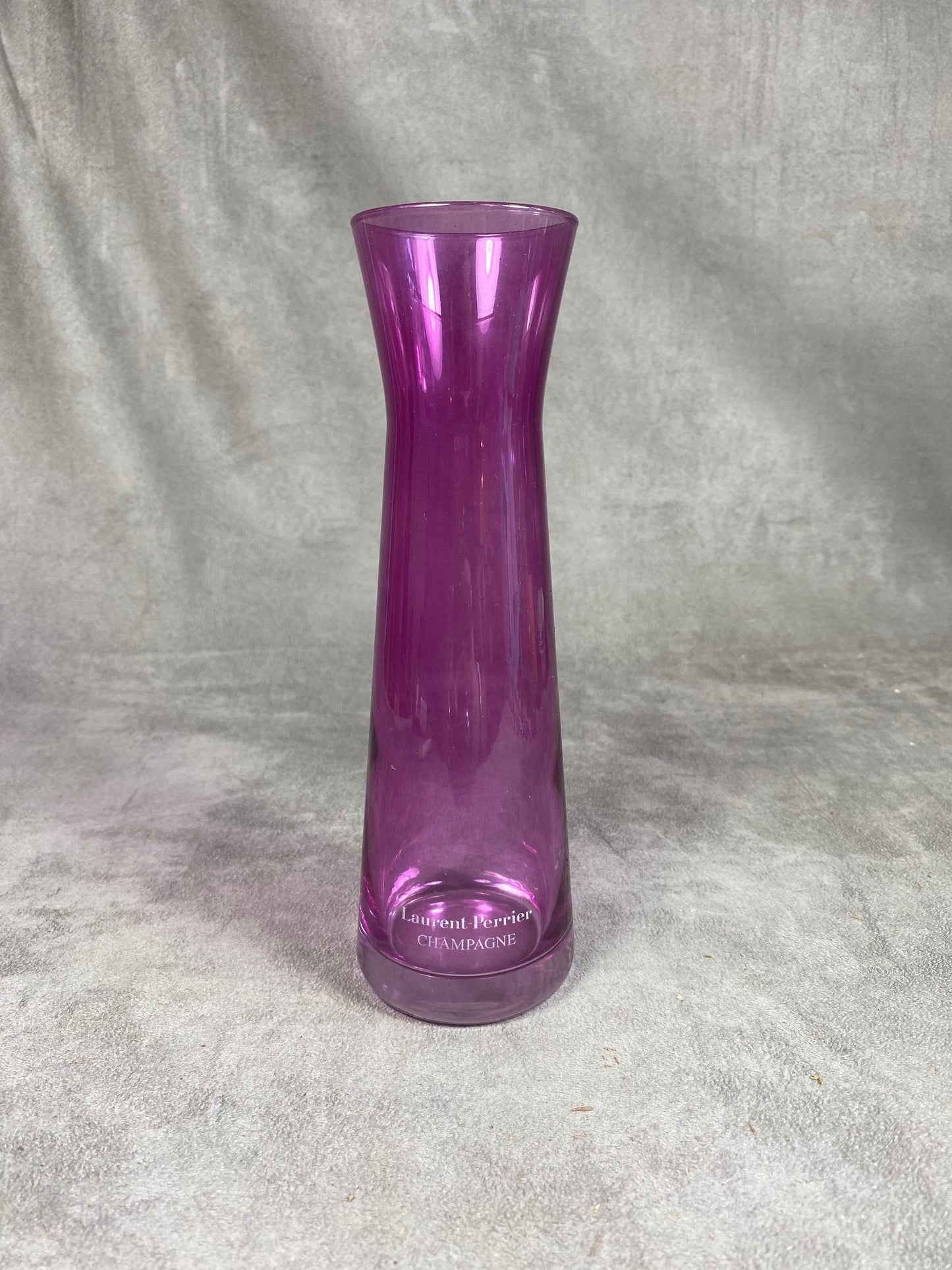 Vase en verre violet Champagne Laurent-Perrier Made in france