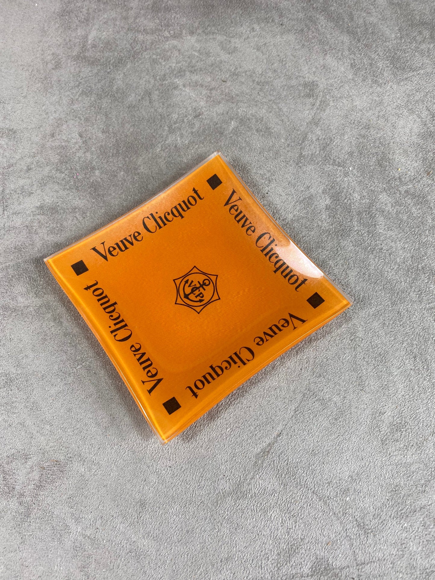 Vide-poche Veuve Clicquot coupelle en verre carrée Jaune Clicquot plat en verre design vintage | Made in France