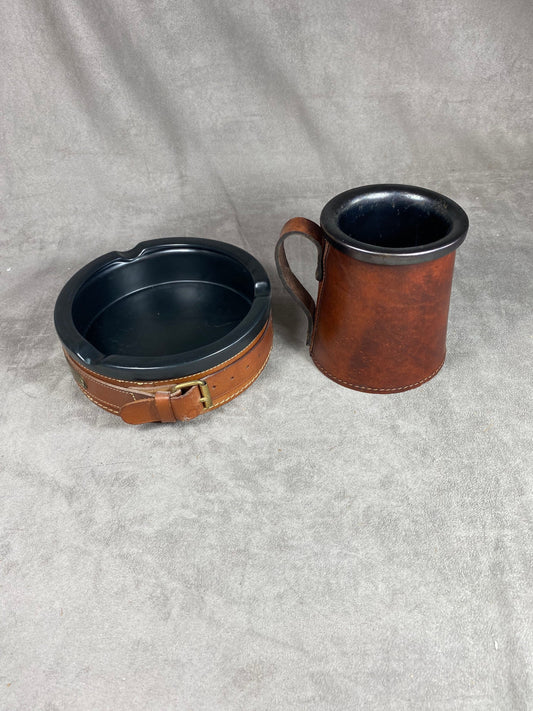 Magnifique lot de 2 cendrier en cuir marron et céramique noire Real Hide Made in England Années 1970