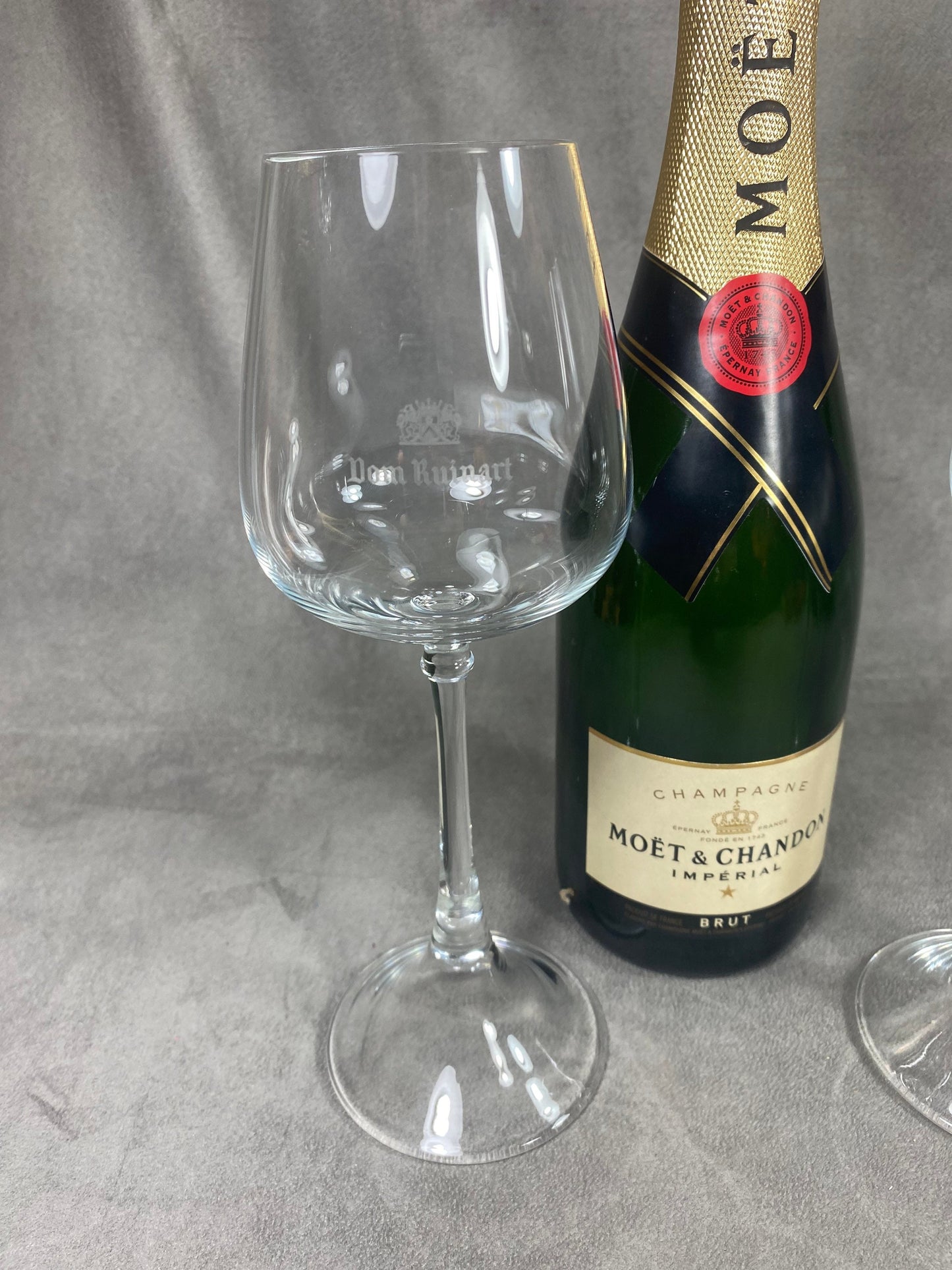 VERRY RARE 2 magnificent Dom Ruinart Champagne glass flutes for the vintage "Inversion" line