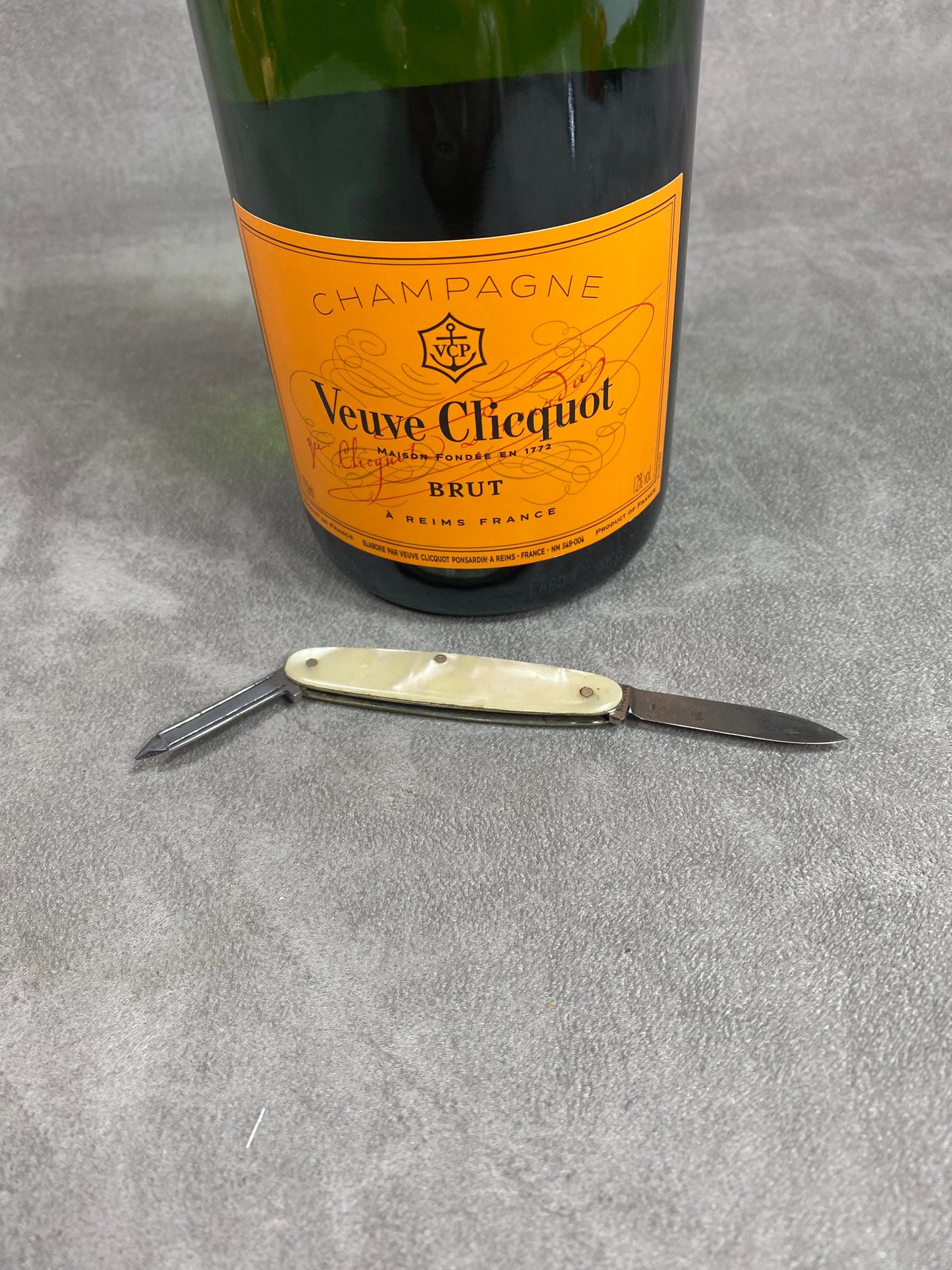 RARE Veuve Clicquot advertising folding knife in metal and vintage plastic Made in France 1960s