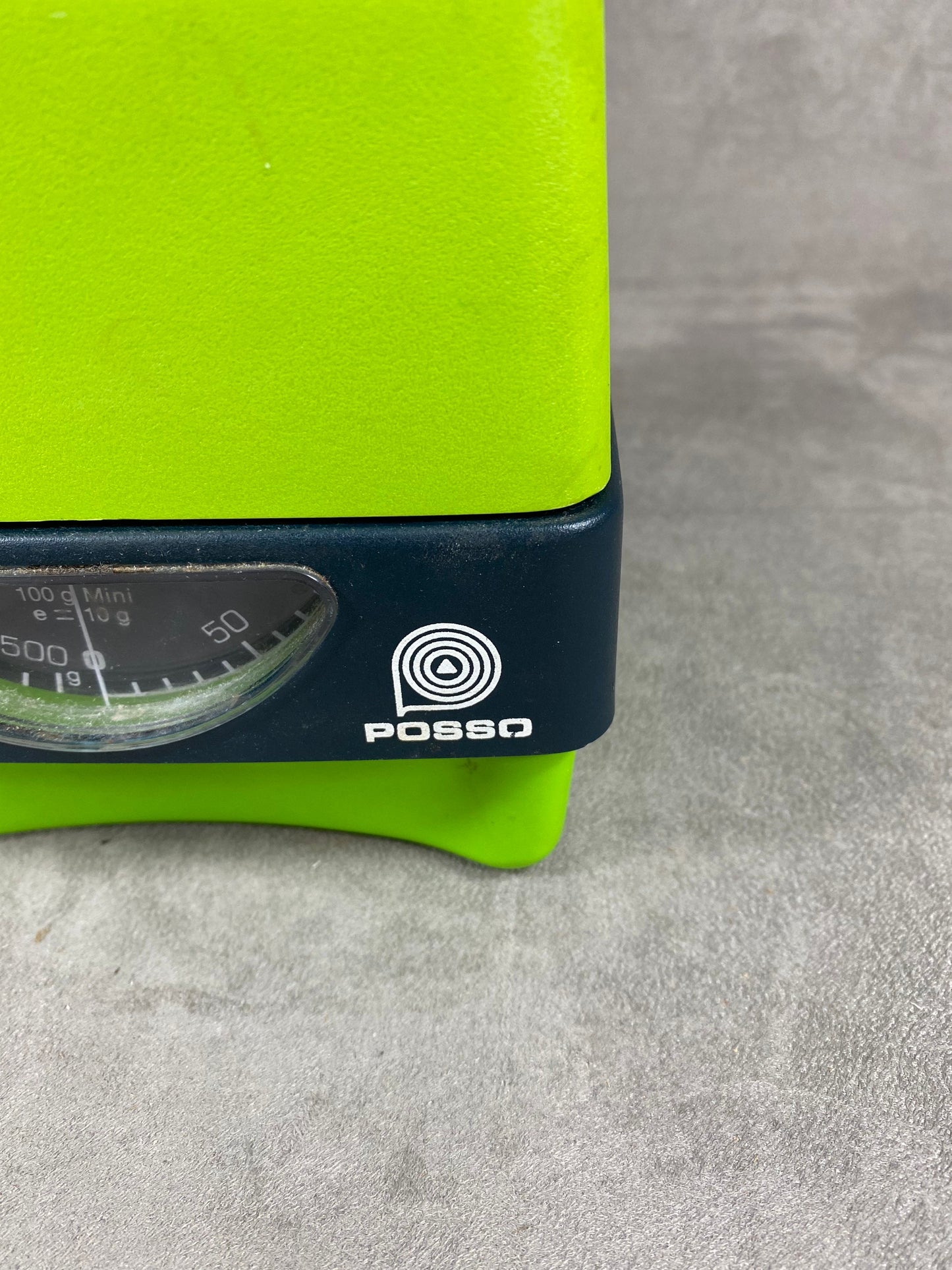 Posso green kitchen scale. Made in France around 1980.