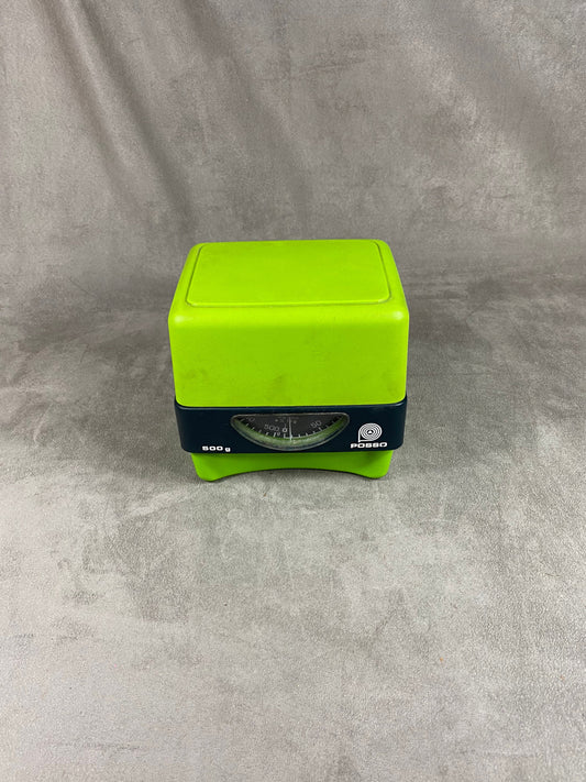 Posso green kitchen scale. Made in France around 1980.