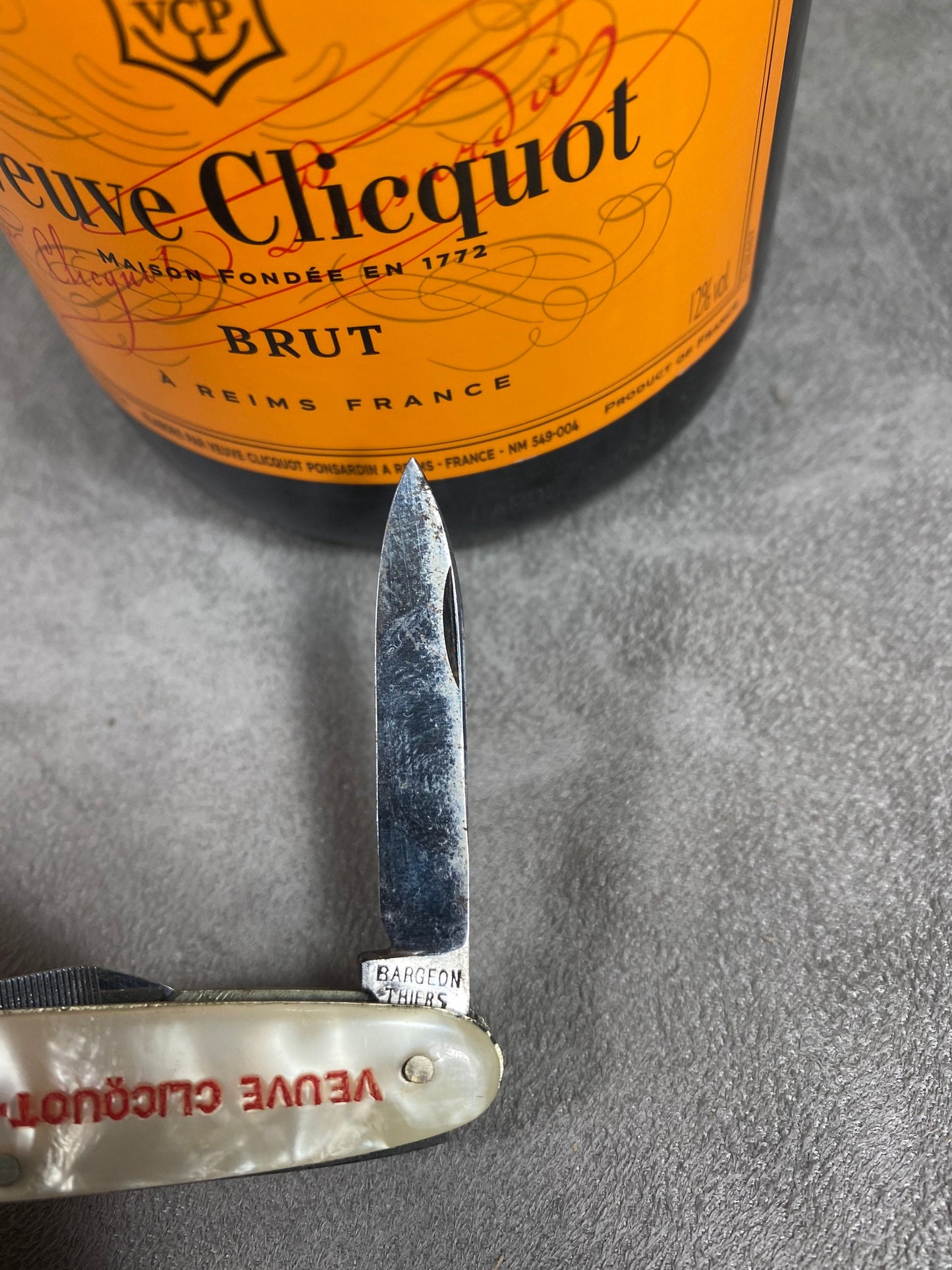 RARE Veuve Clicquot advertising folding knife in metal and vintage plastic Made in France 1960s