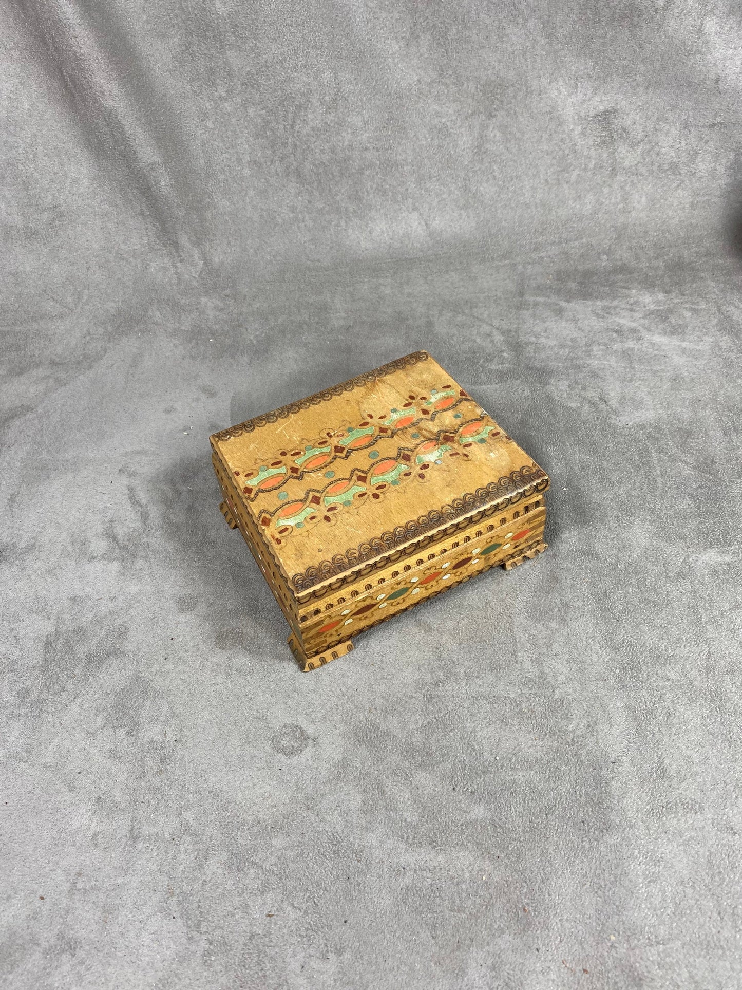 Vintage wooden and plastic cigarette box dispenser Made in France