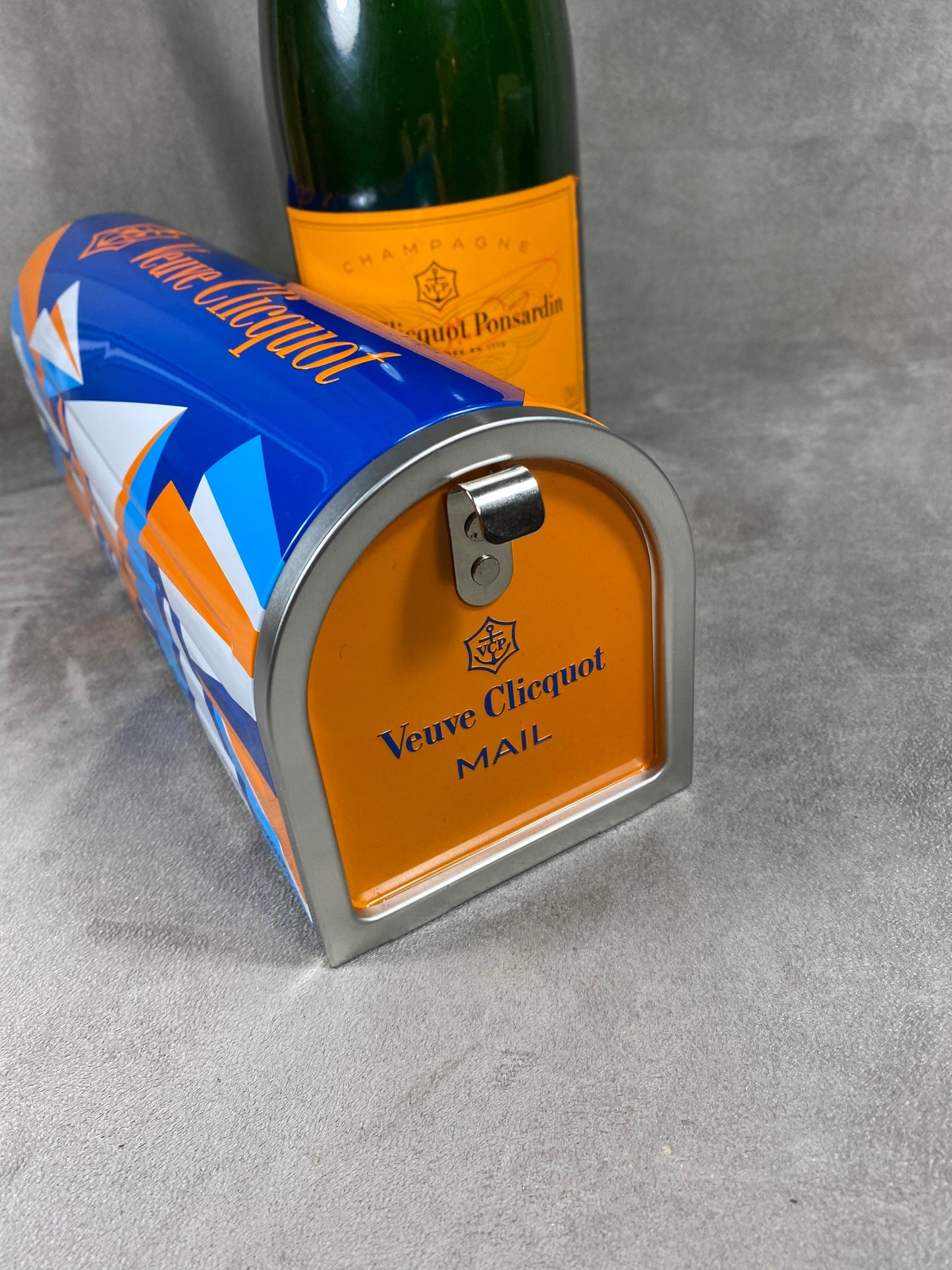 Veuve Clicquot metal box in the shape of a US letter box for champagne bottle special edition Eileen Ugarkovic Made in France