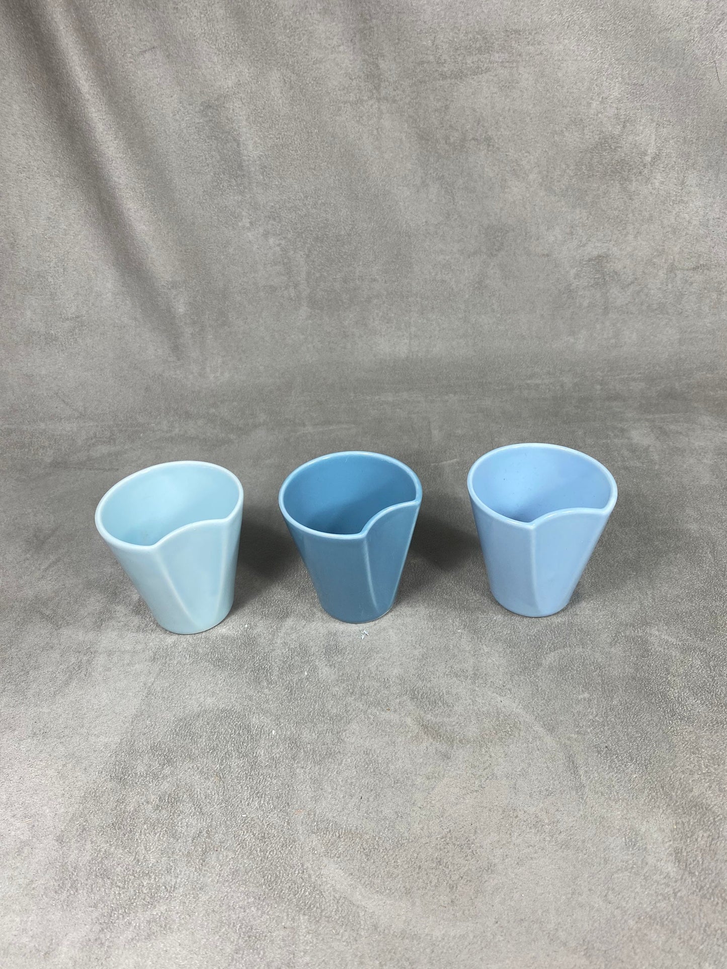 3 tasses à café en porcelaine culinaire bleue  en porcelaine de Pillivuyt vintage Made in France