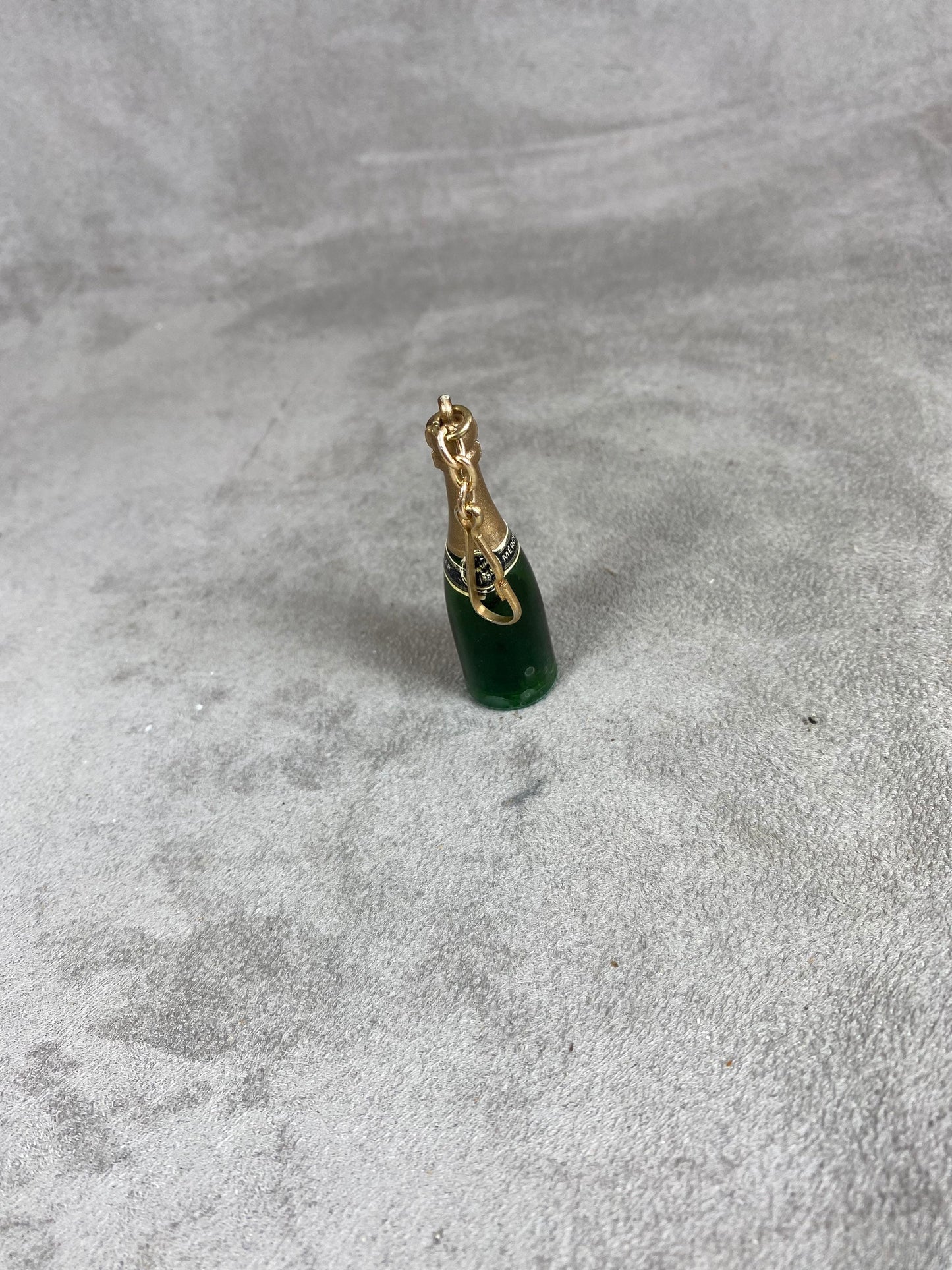 Porte clés Mercier à décor de bouteille de champagne  Made in France Années 1960