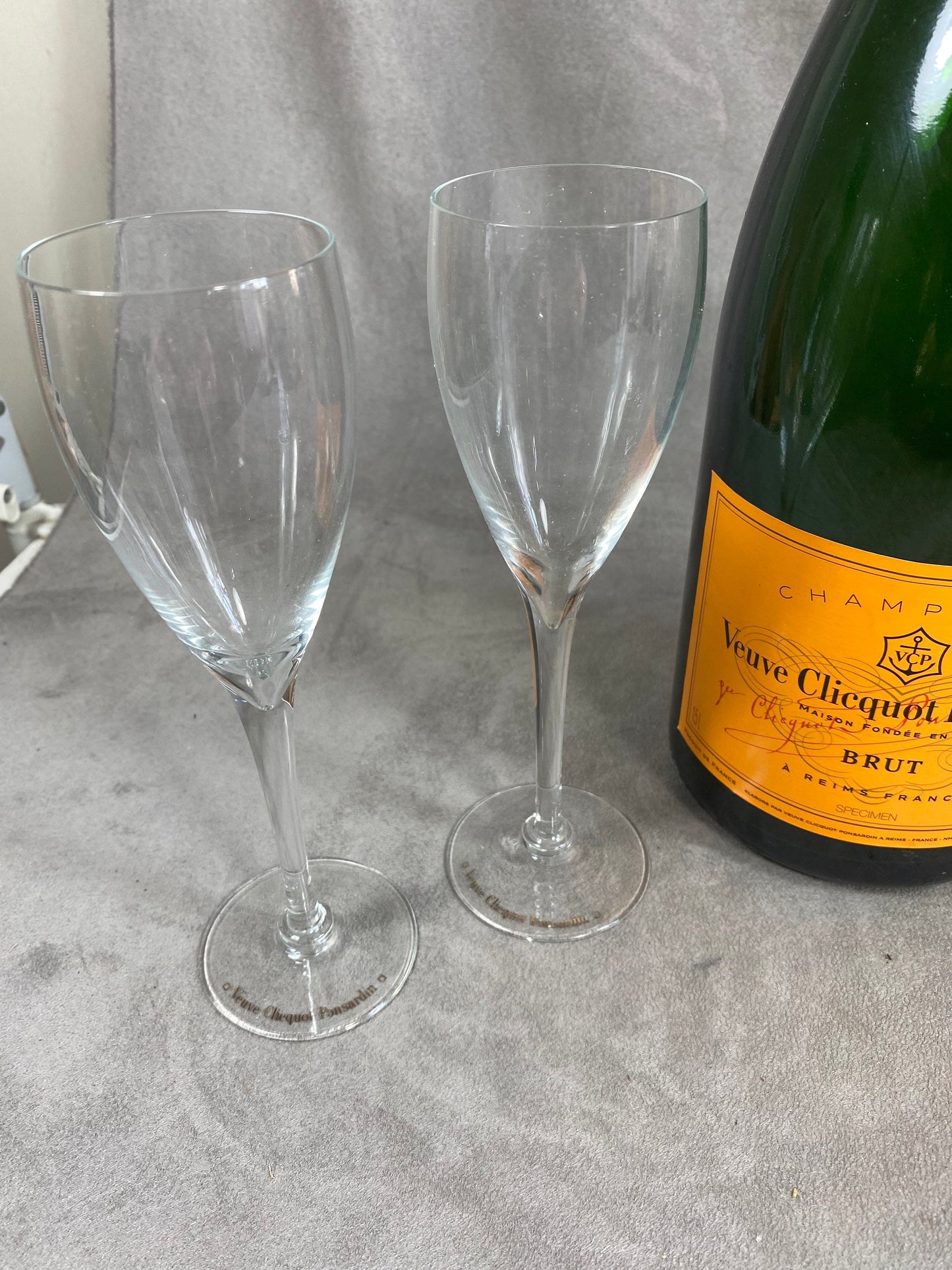 Lot de 5 Flûtes Veuve Clicquot L'authentique en verre soufflée bouche vintage made in France Années 1950