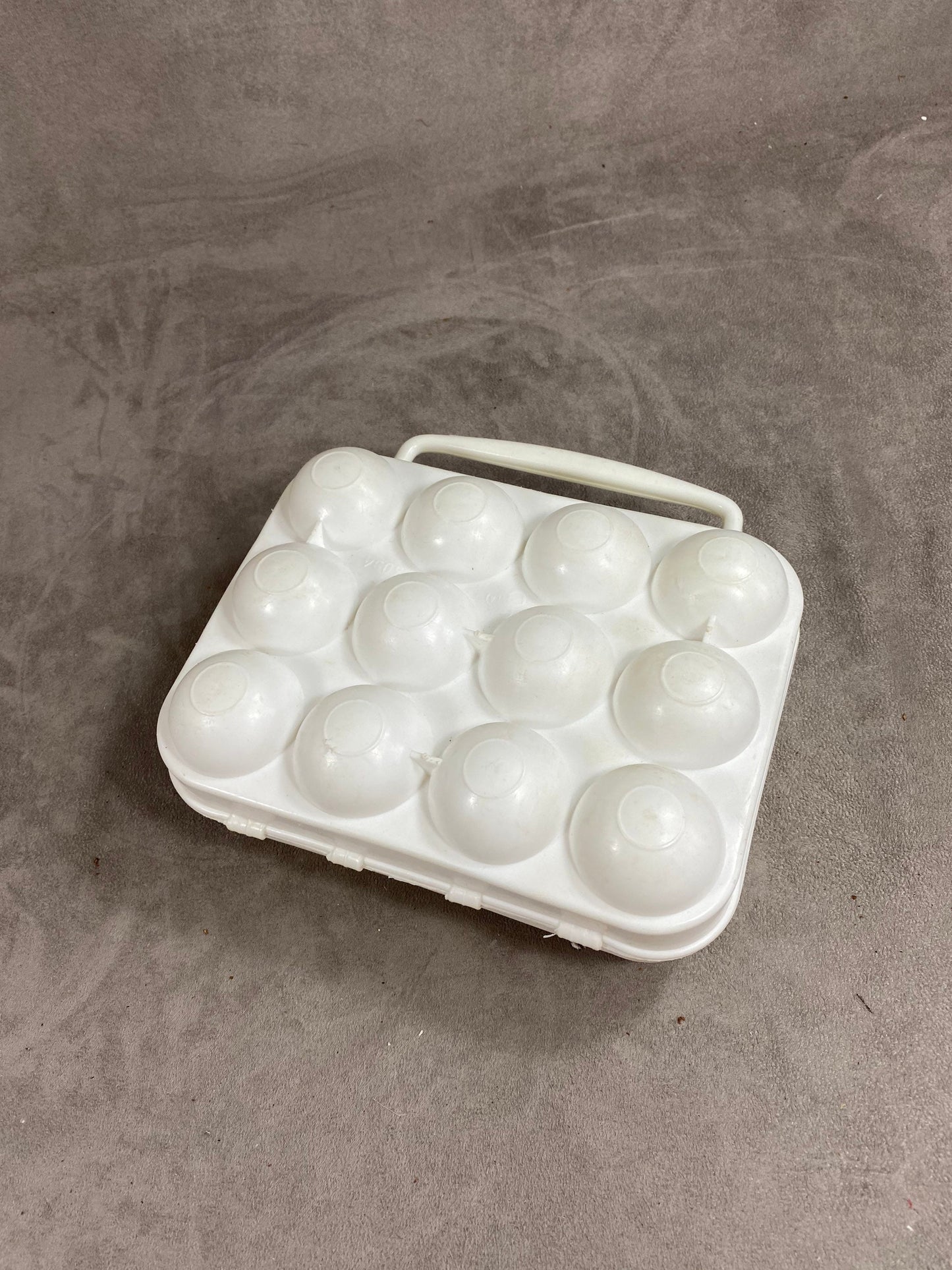 Syla white plastic 12 egg box retro kitchen 1960s Made in France