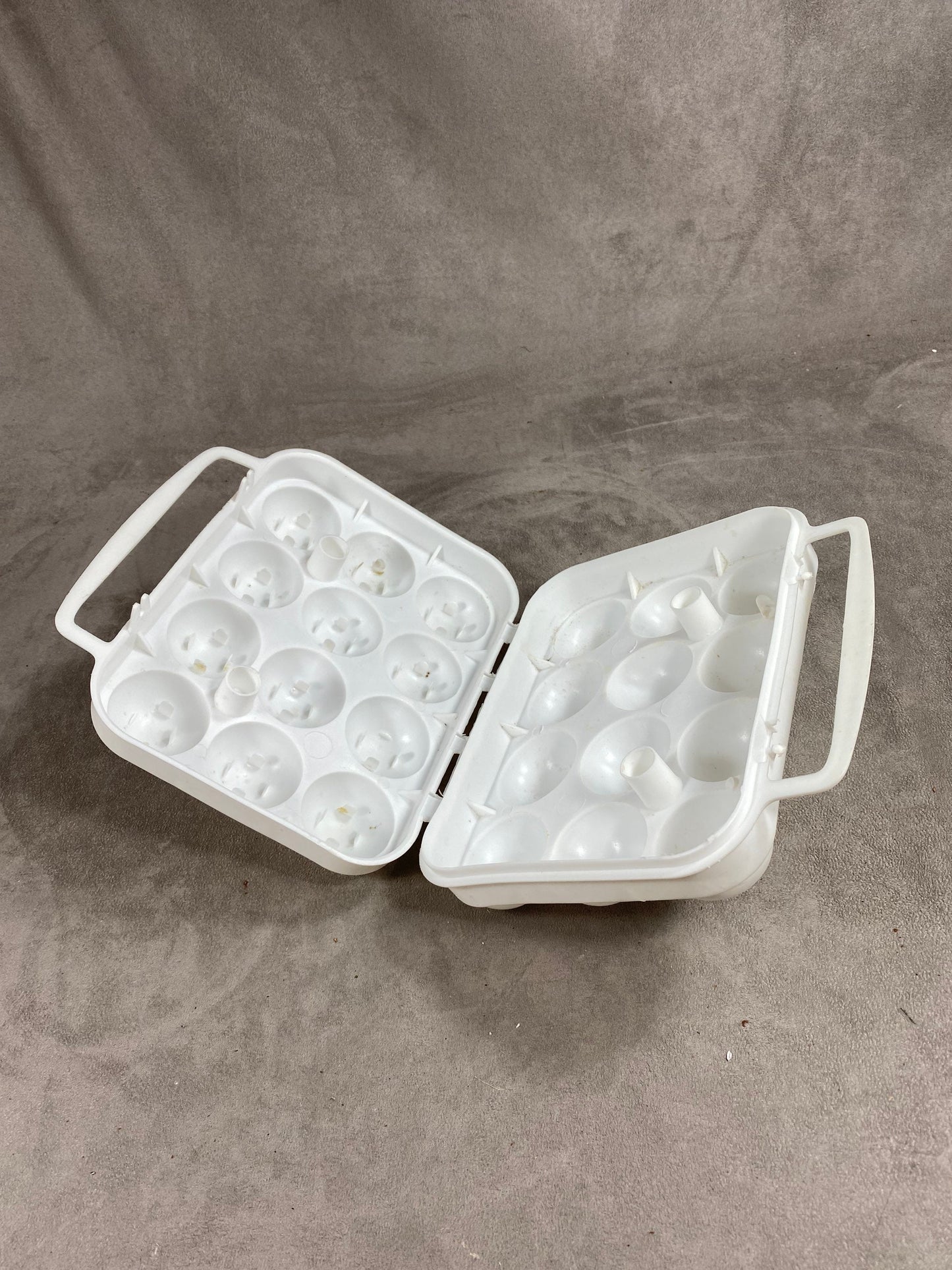 Syla white plastic 12 egg box retro kitchen 1960s Made in France