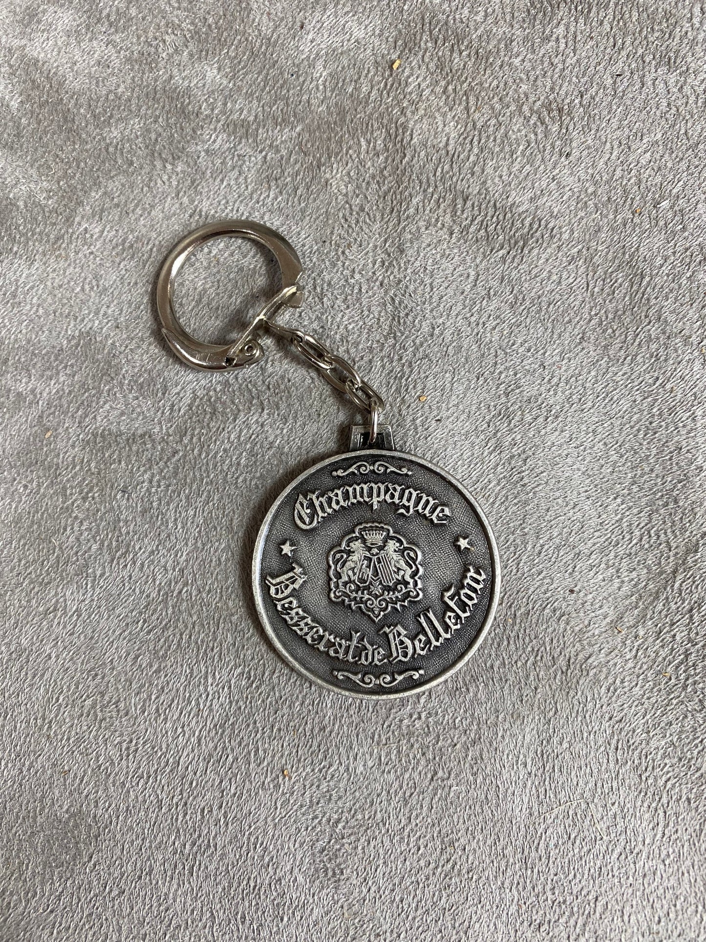 Besserat de Bellefon metal key ring Made in France 1980s