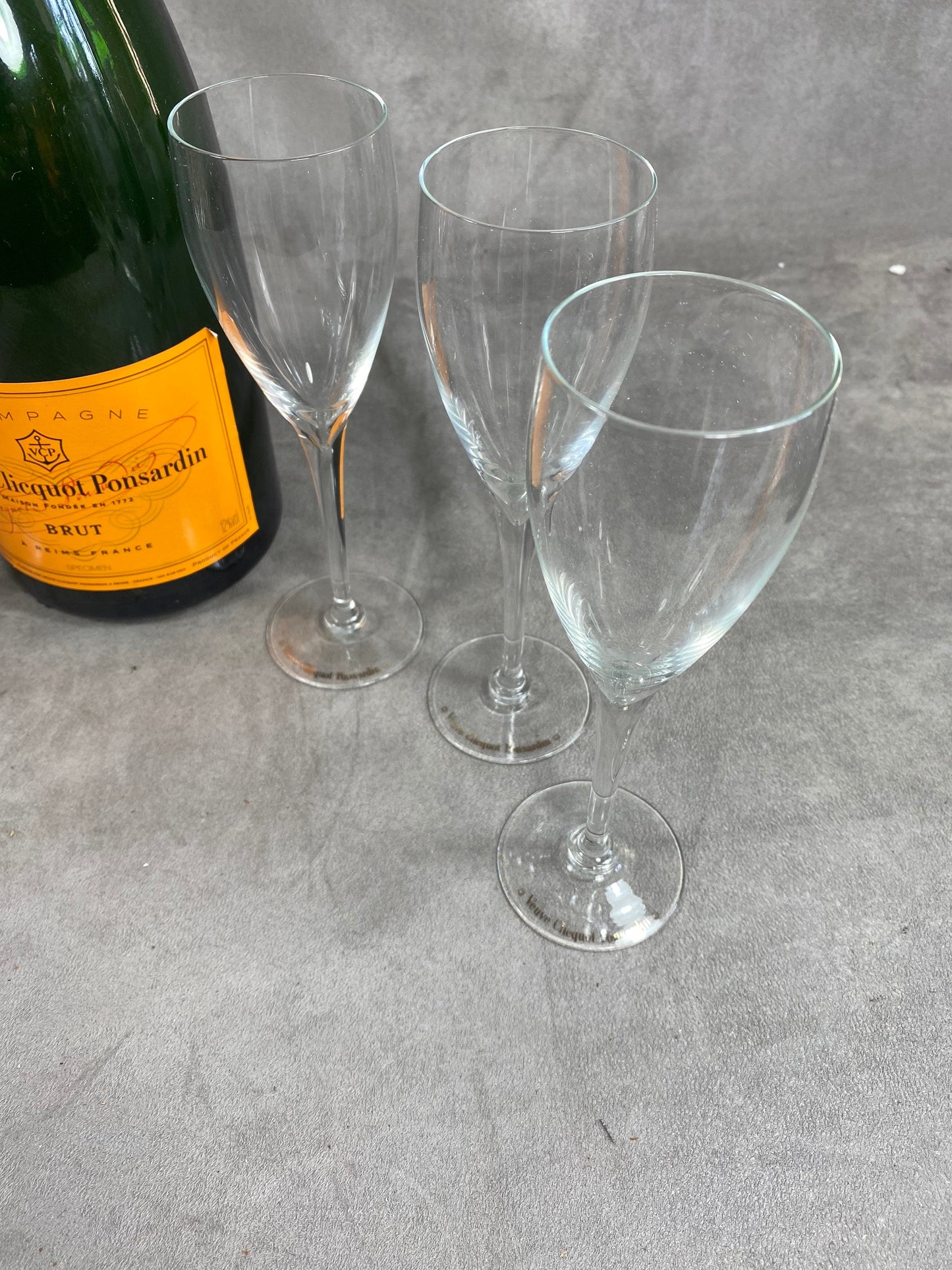 Lot de 5 Flûtes Veuve Clicquot L'authentique en verre soufflée bouche vintage made in France Années 1950