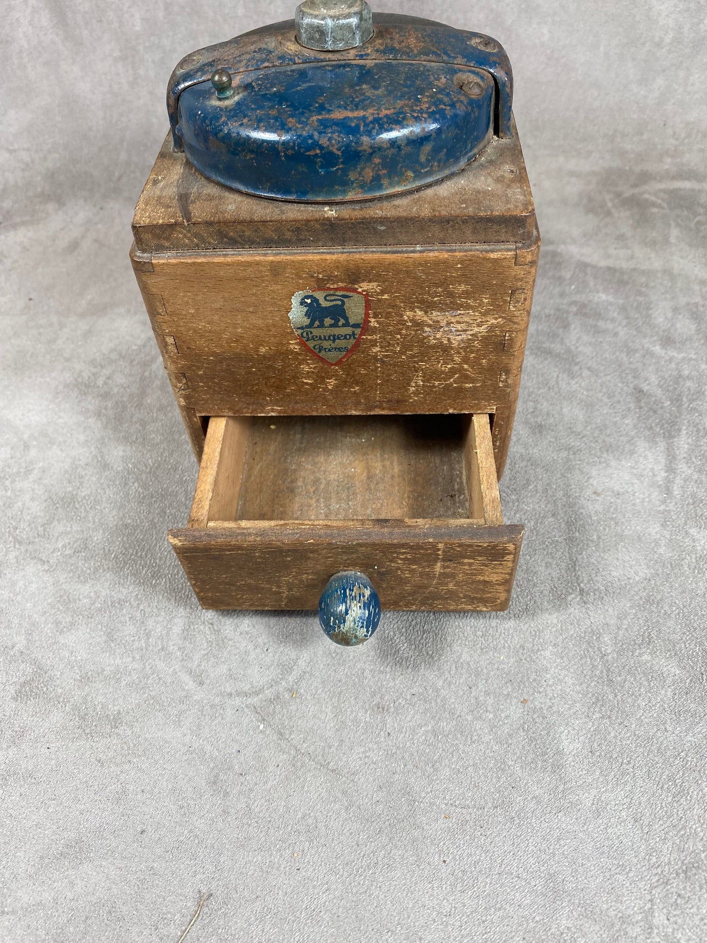 Peugeot Frères blue sheet metal and wood coffee grinder EX model dated between 1947 and 1960 Shabby chic Made in France