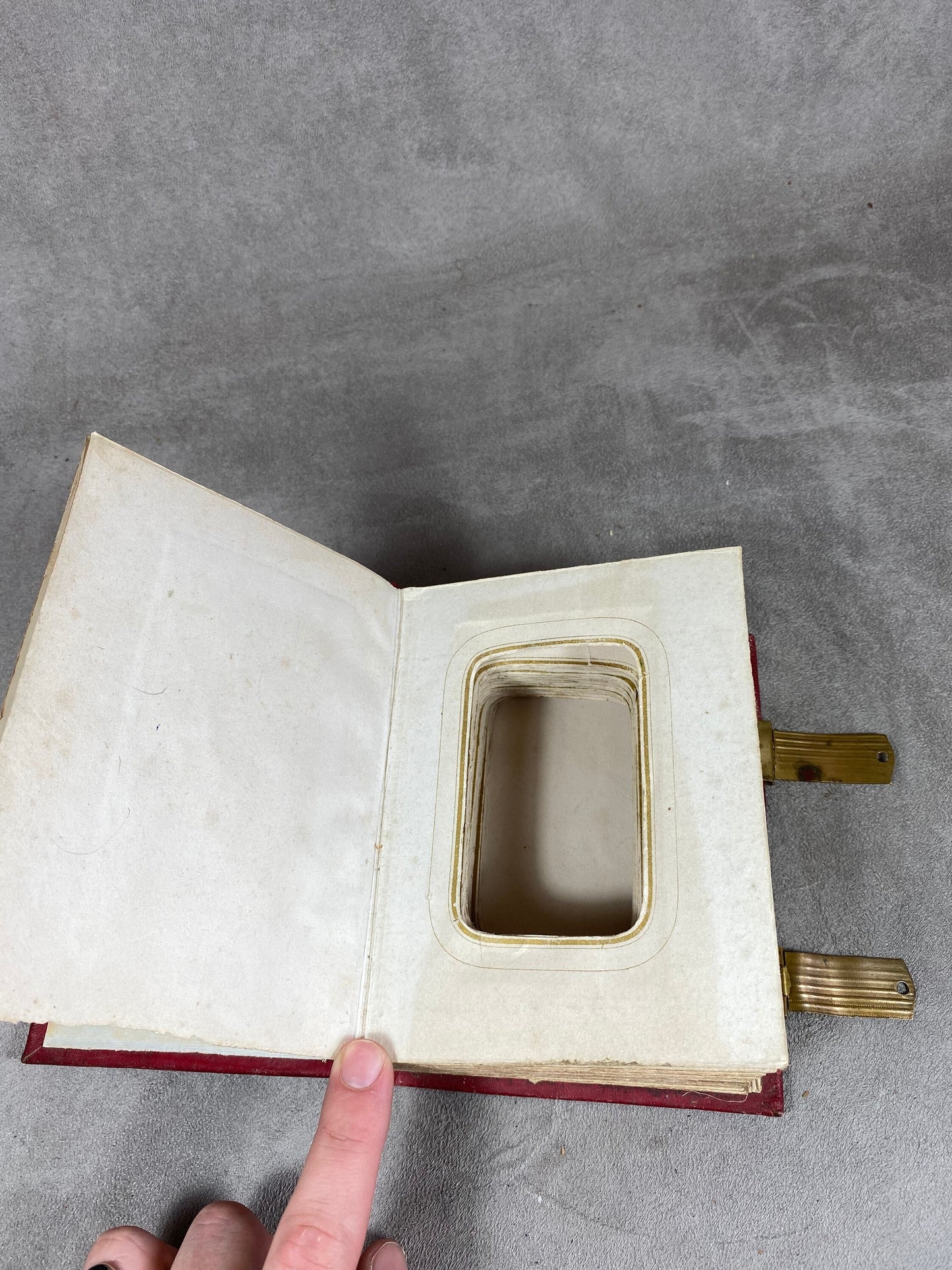 RARE Magnificent photo album or secret book in red leather and brass Made in France Late 19th century