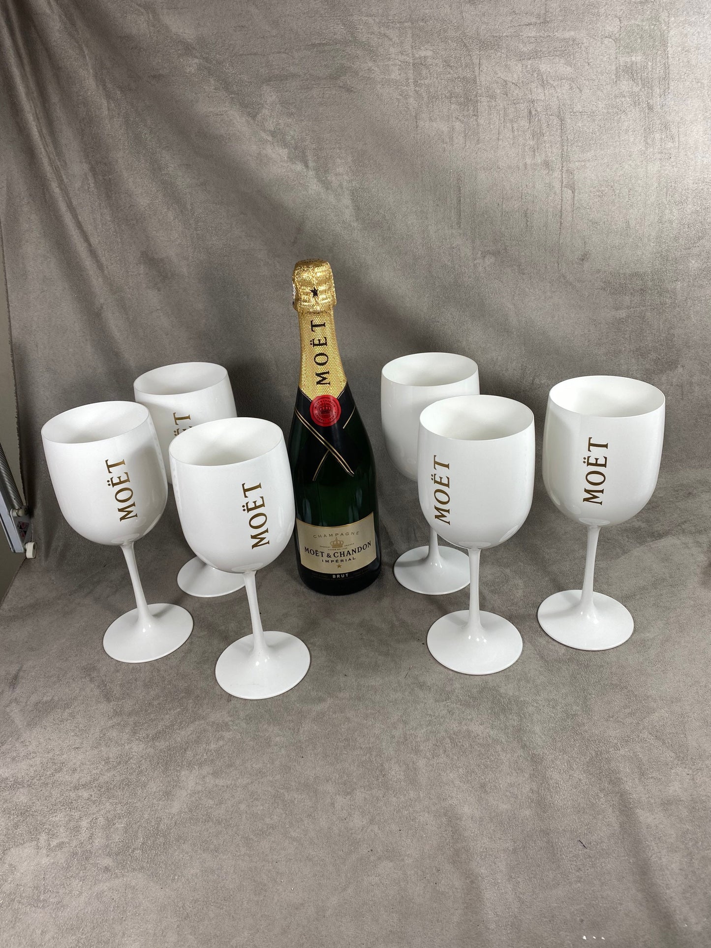 RARE Lot de 6 Flûte XXL en plexiglass blanc et dorée Moët & Chandon