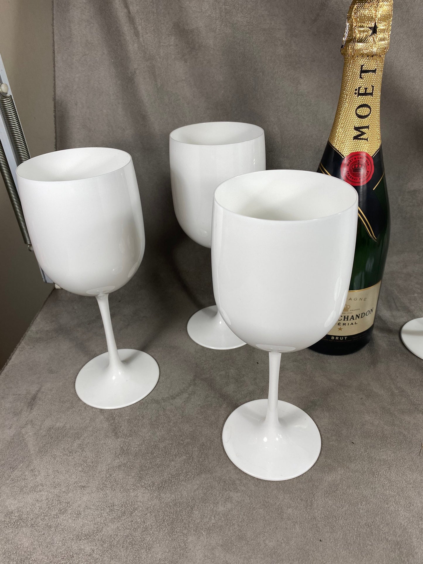 RARE Set of 6 XXL Flutes in white and gold plexiglass Moët &amp; Chandon