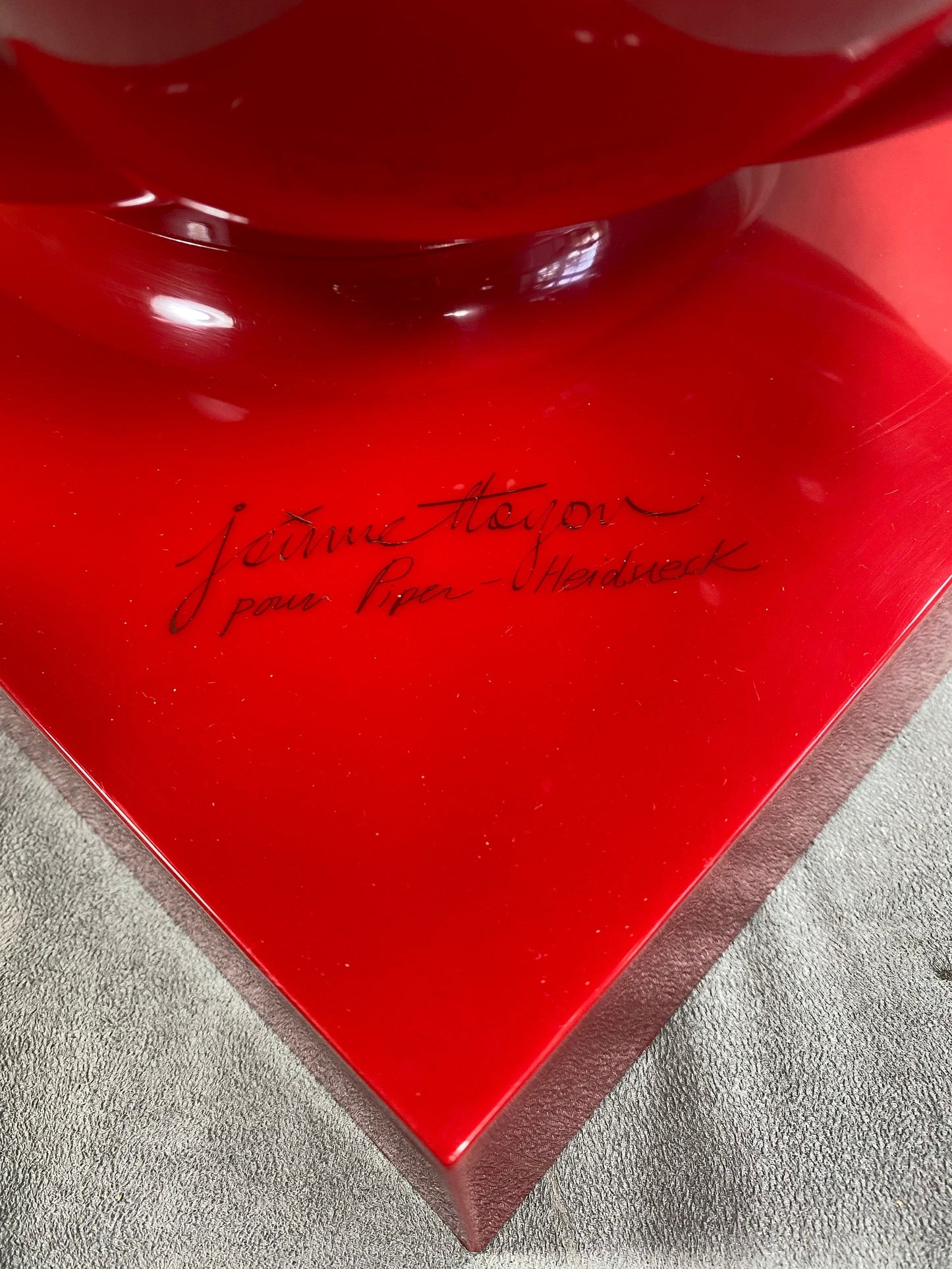 Vasque à champagne en plastique Jaime Hayon rouge vintage Piper-Heidsieck  Années 1980