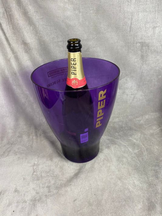 Seau à champagne en en plastique violet transparent vintage Piper-Heidsieck  Années 1980
