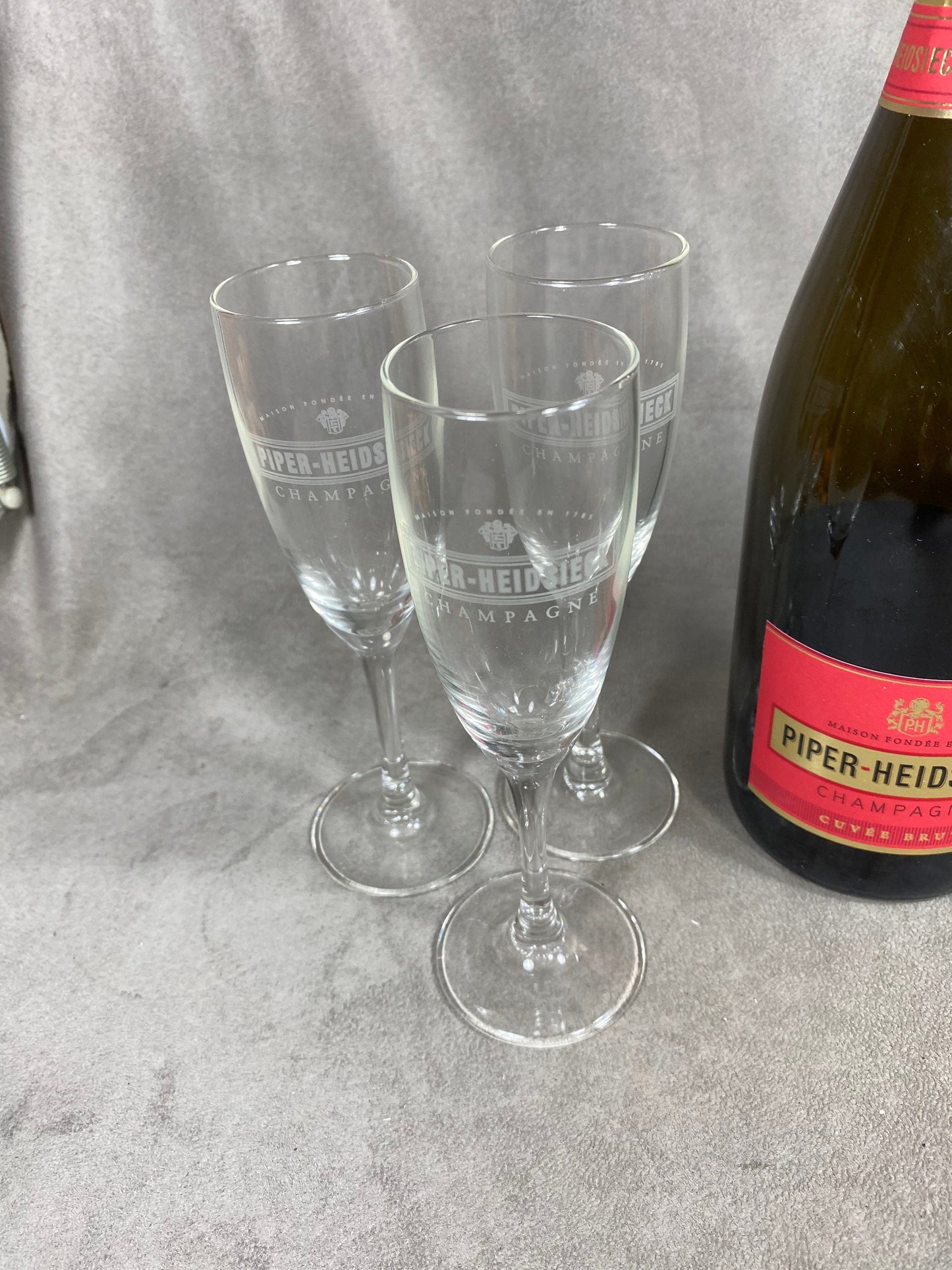 Lot de 6 flûtes à Champagne en verre Piper-Heidsieck Reims Années 1980