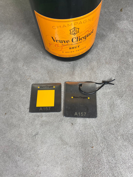 RARE Magnet en acier numero de table pour invité soirée spéciale Veuve clicquot Ponsardin vintage 1990