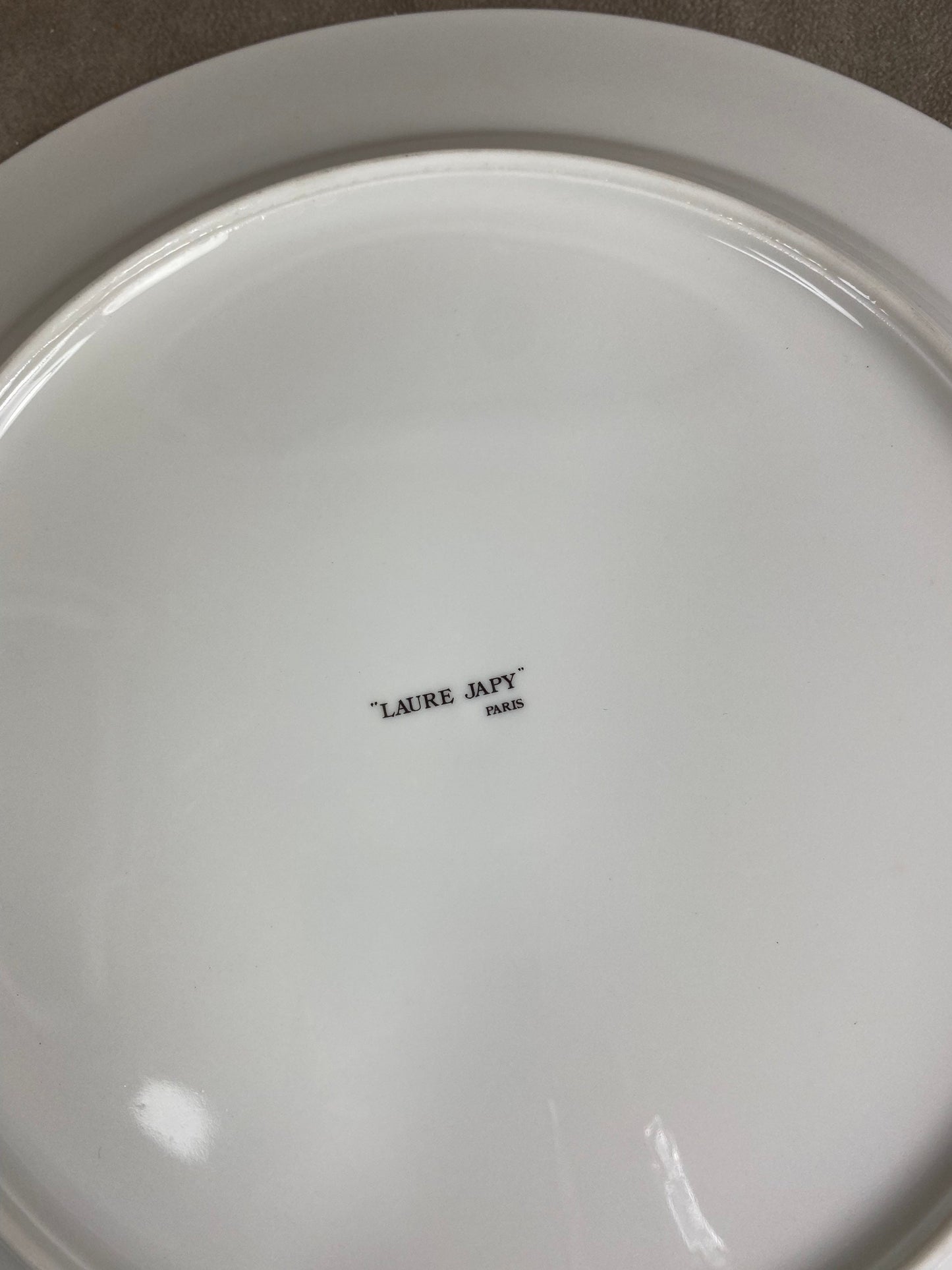 VERY RARE Assiette plat de céremonie Veuve Clicquot Ponsardin pour Jean Ferniot vintage en porcelaine par Laure Japy Champagne Reims France