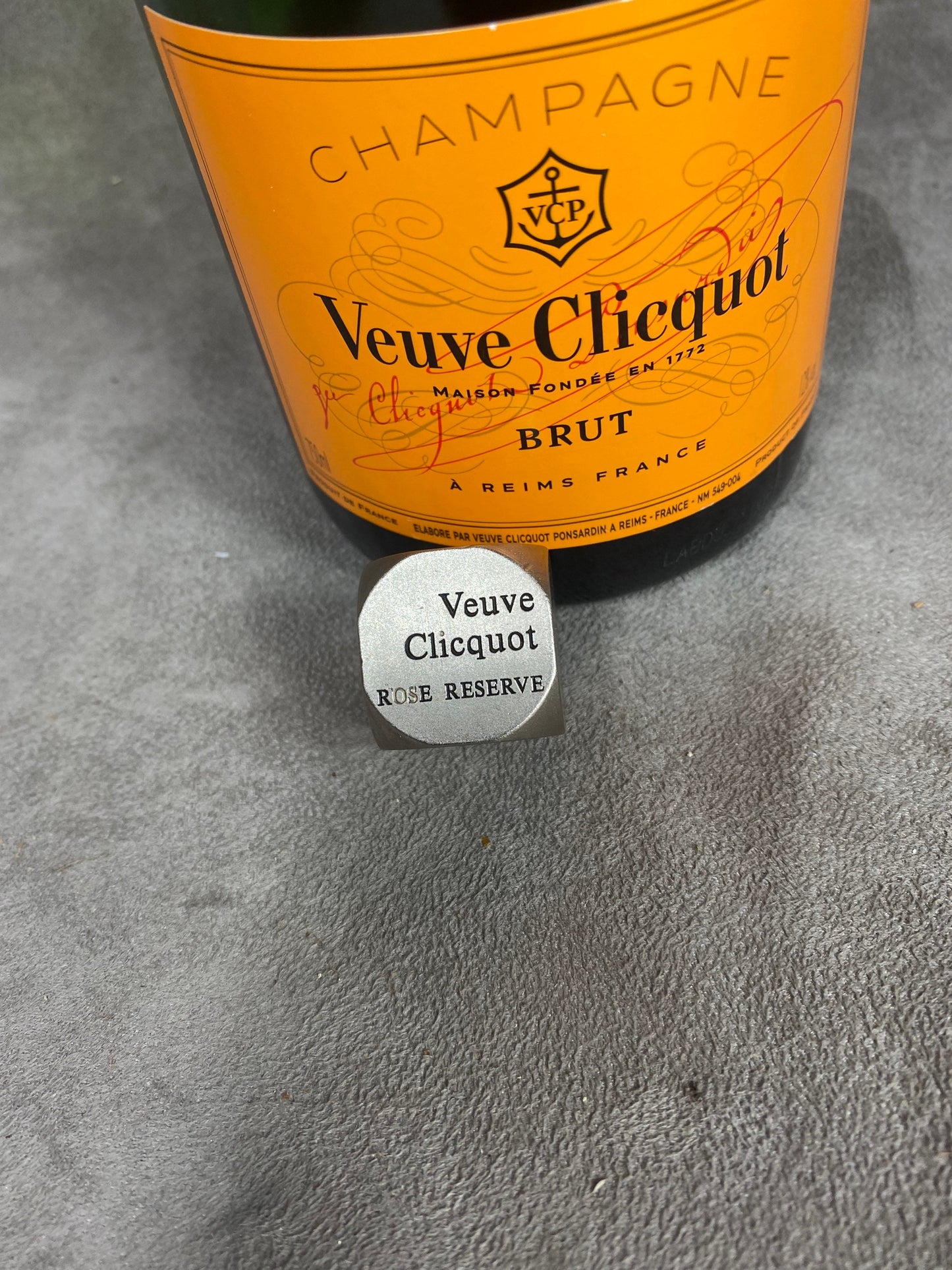 SELTENER Veuve Clicquot Ponsardin Dekorativer Metallwürfel 1990er Jahre