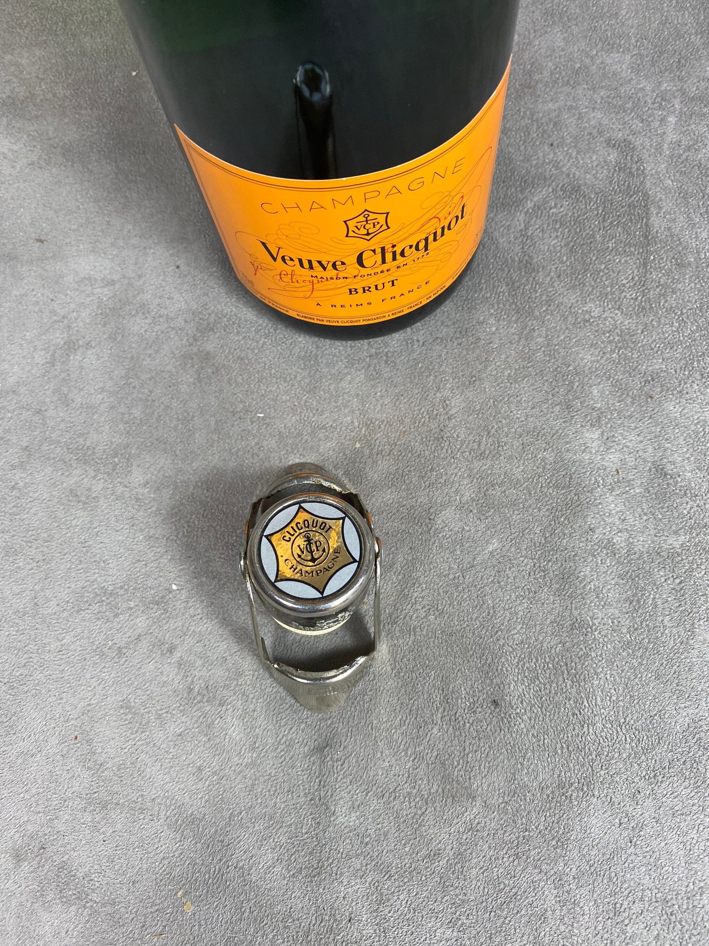 Bouchon stoppeur pour bouteille de champagne entamée Années 1950  Veuve Clicquot Ponsardin