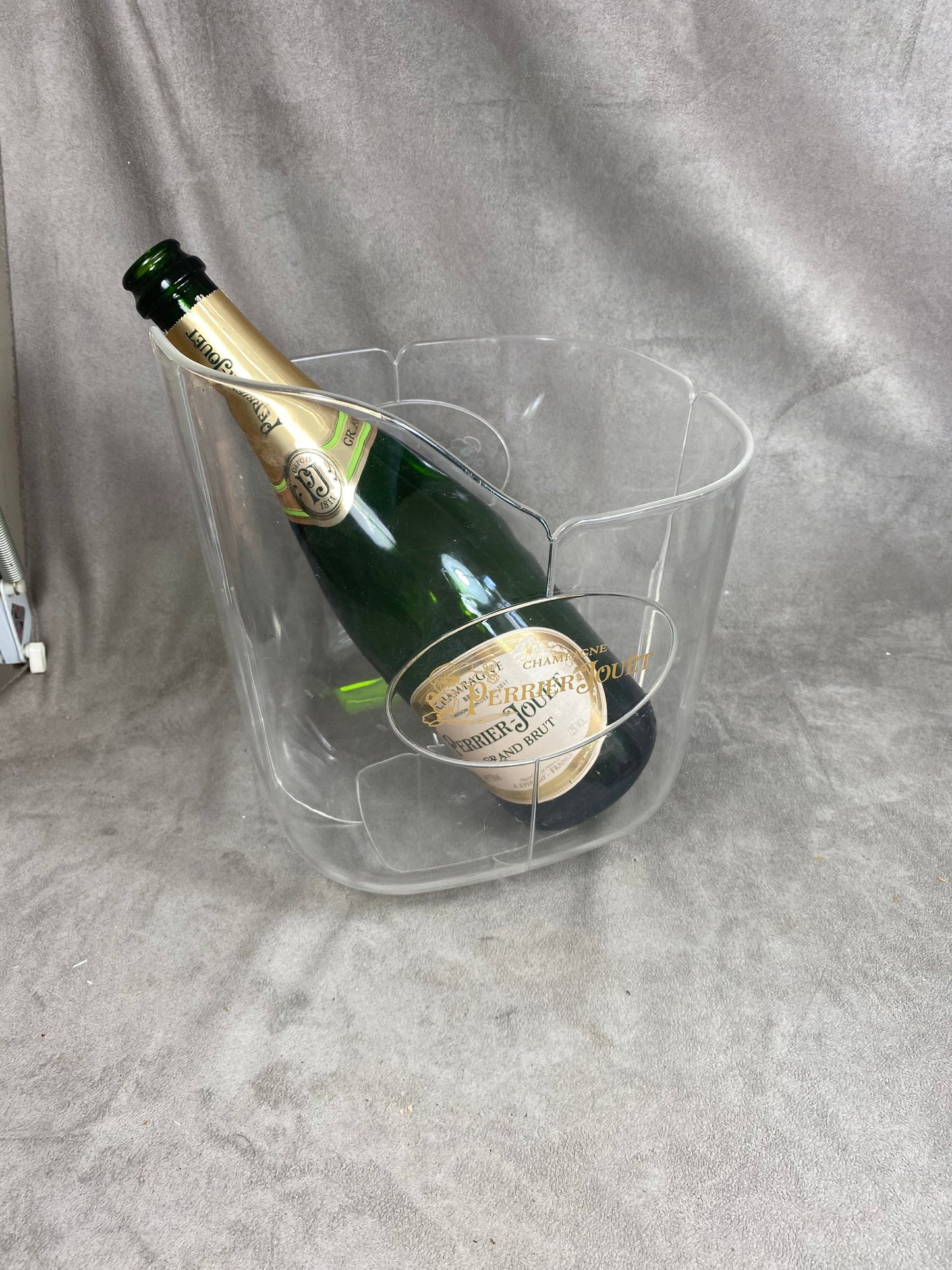 RARE Perrier-Jouët Seau a Champagne en plastique transparent Perrier-Jouët Années 1990