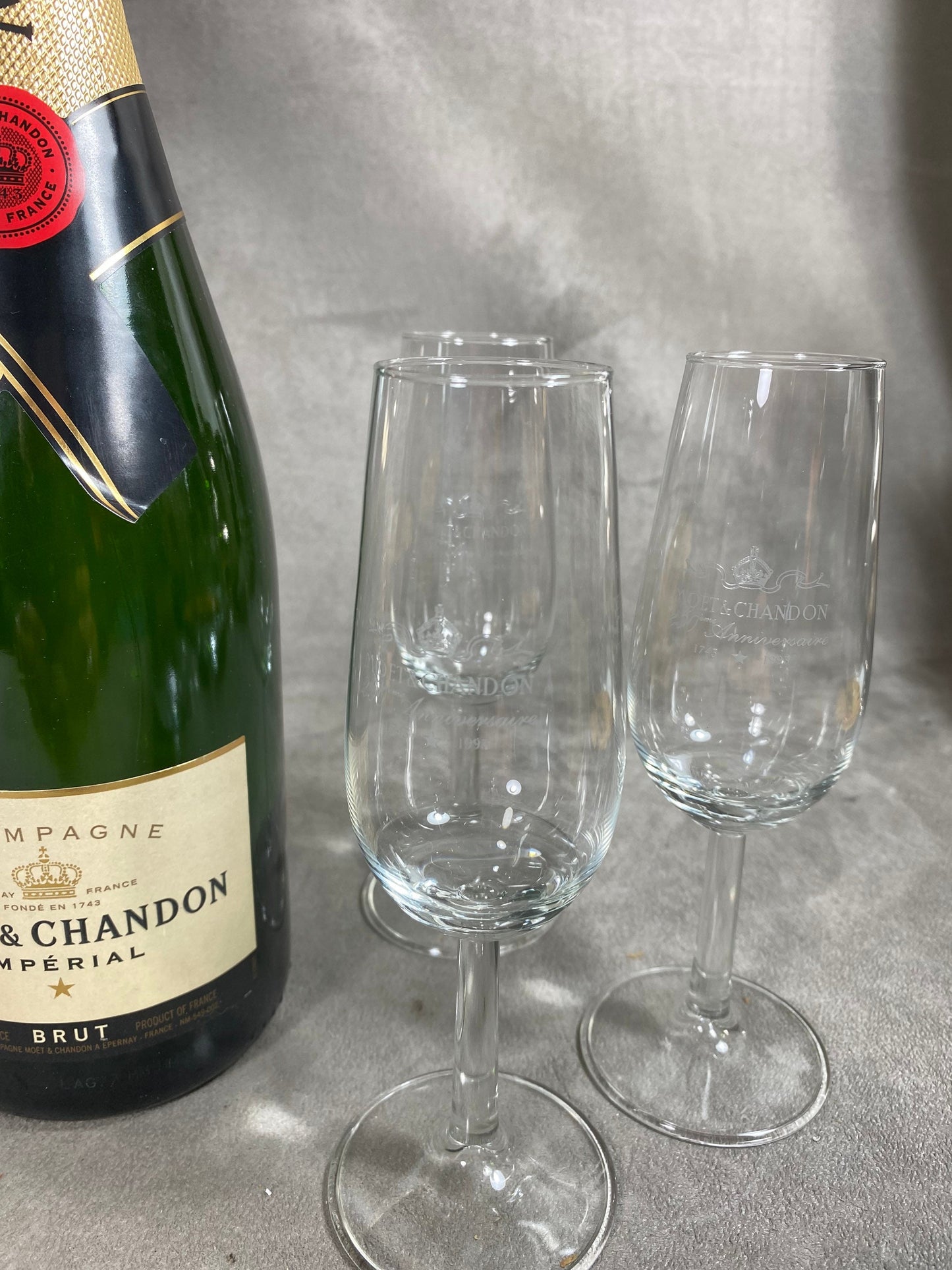 RARE Lot de 6 flutes à champagne Moet et Chandon en cristal vintage spécial 250 ème Anniversaire Made in france