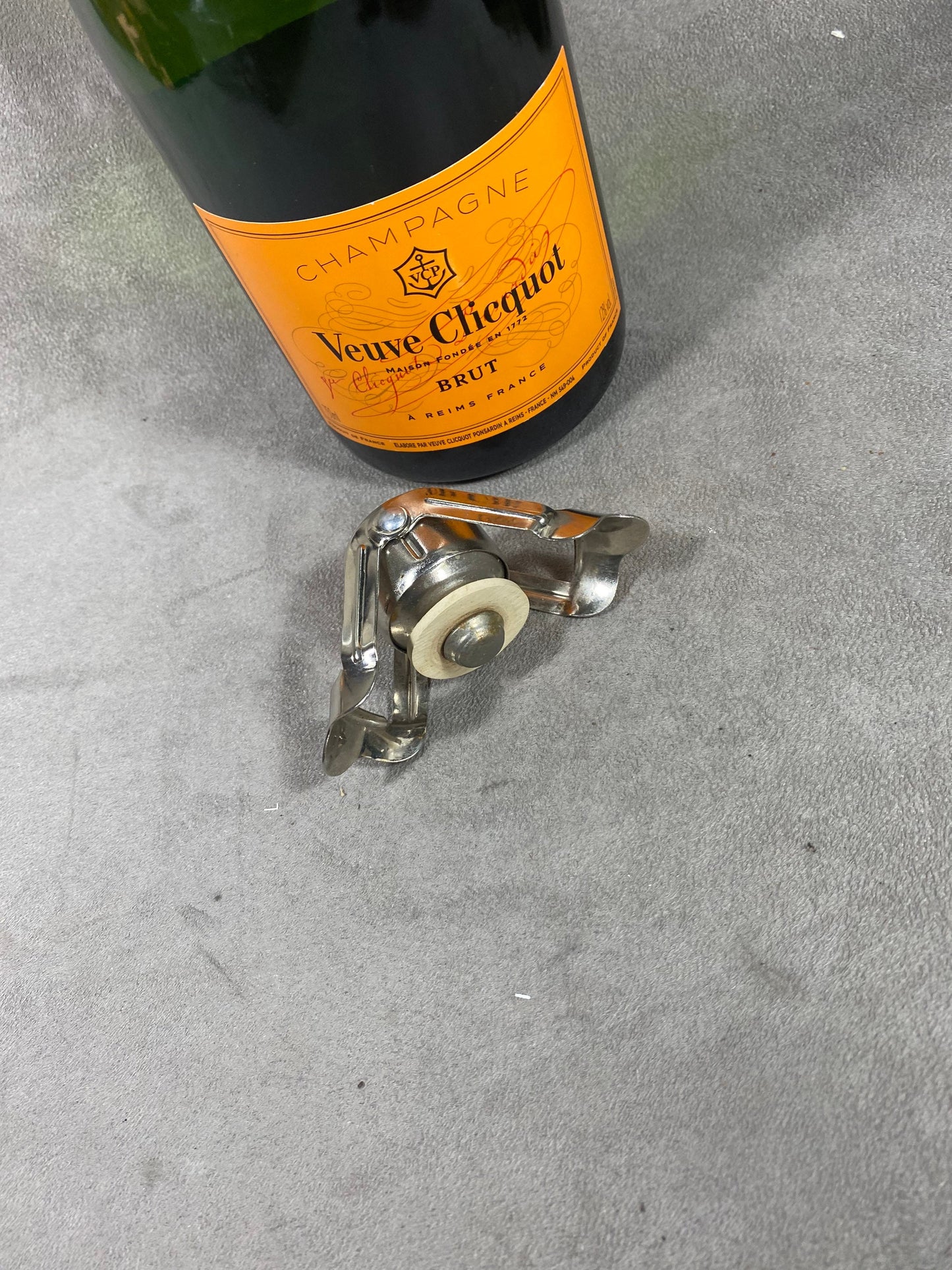 Bouchon stoppeur pour bouteille de champagne entamée Années 1950  Veuve Clicquot Ponsardin