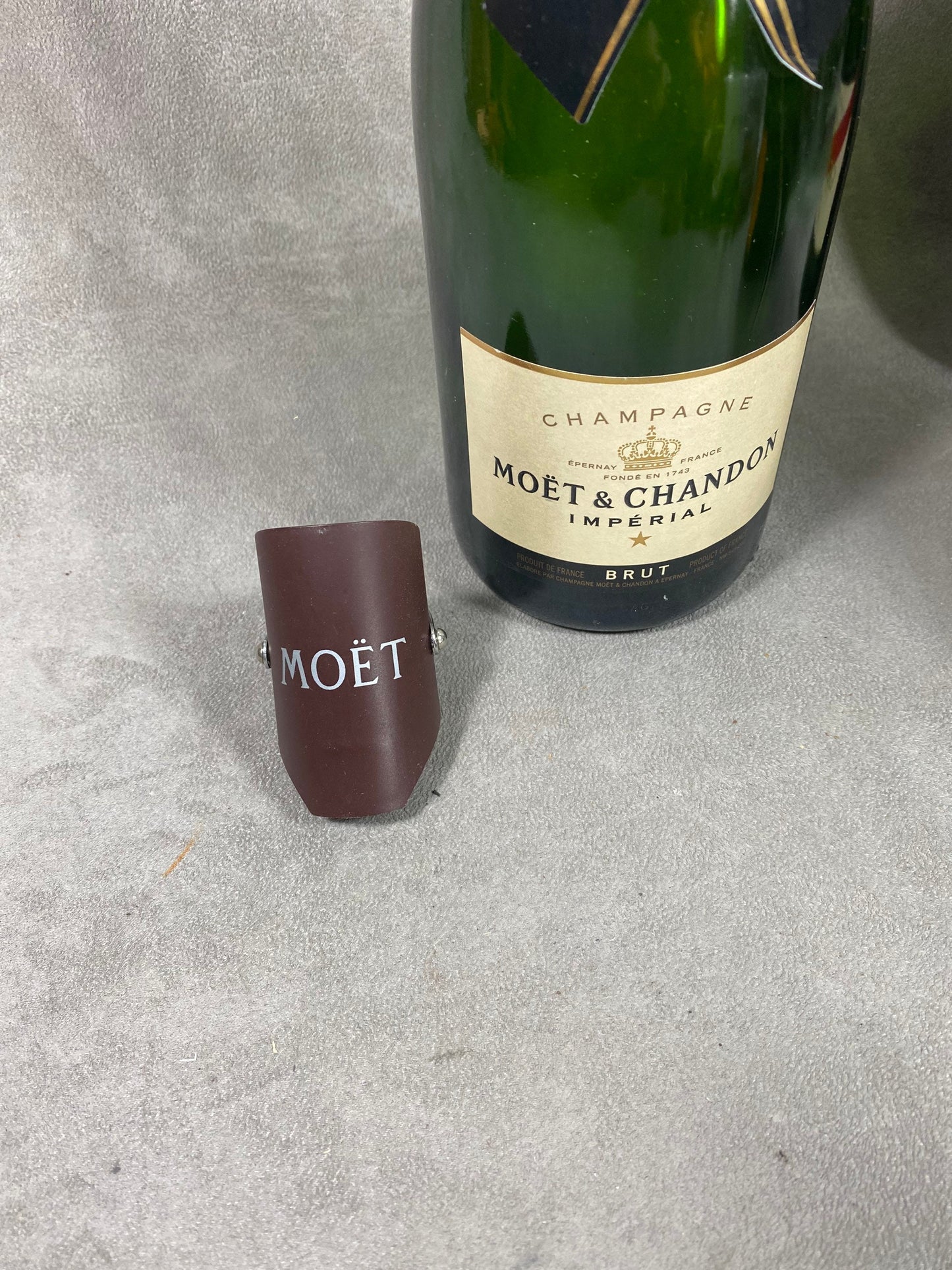 Möet &amp; Chandon Vintage-Champagnerverschlüsse aus Kunststoff