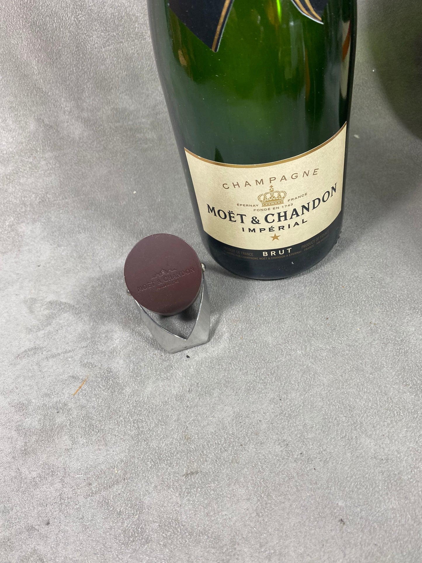 Möet &amp; Chandon Vintage-Champagnerverschlüsse aus Kunststoff