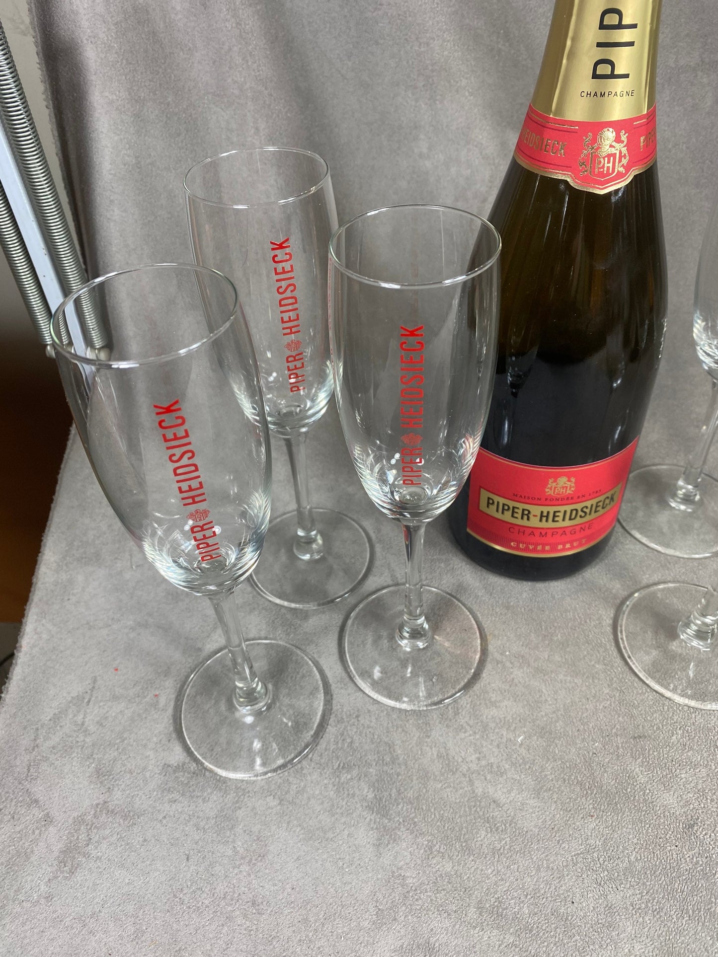 Lot de 6 flûtes à Champagne en verre Piper-Heidsieck Reims Années 1990