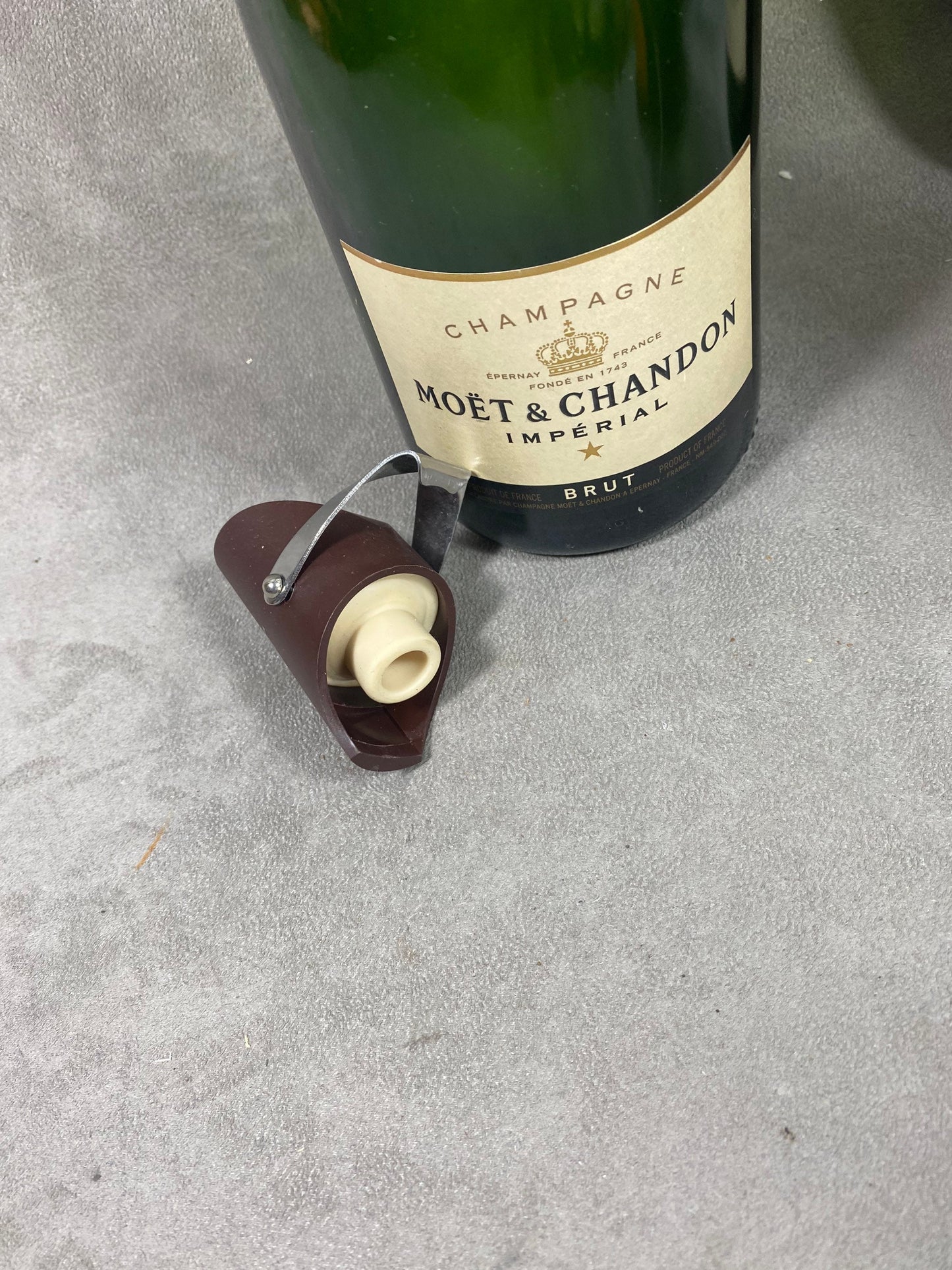 Möet &amp; Chandon Vintage-Champagnerverschlüsse aus Kunststoff