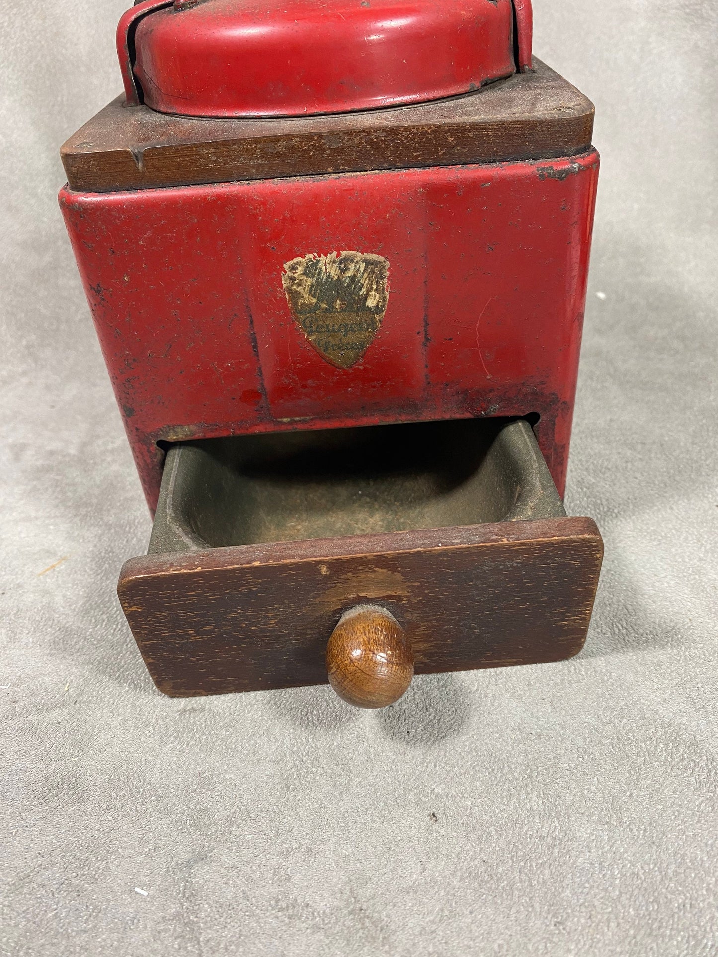 Peugeot Frères red sheet metal and wood coffee grinder EX model dated between 1947 and 1960 Shabby chic Made in France