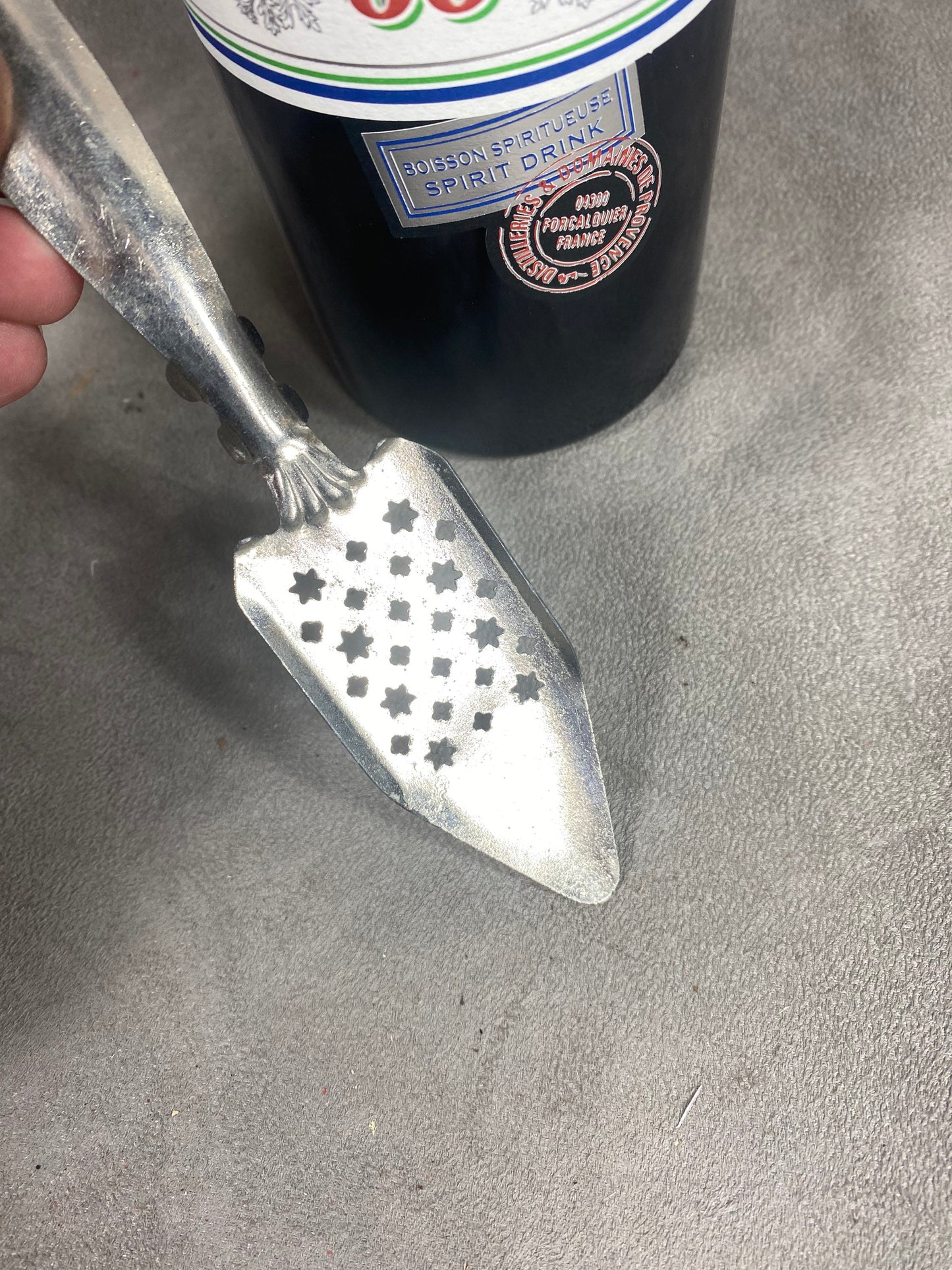 Ancienne cuillère à absinthe en metal extra blanc vintage 1900 Made in France