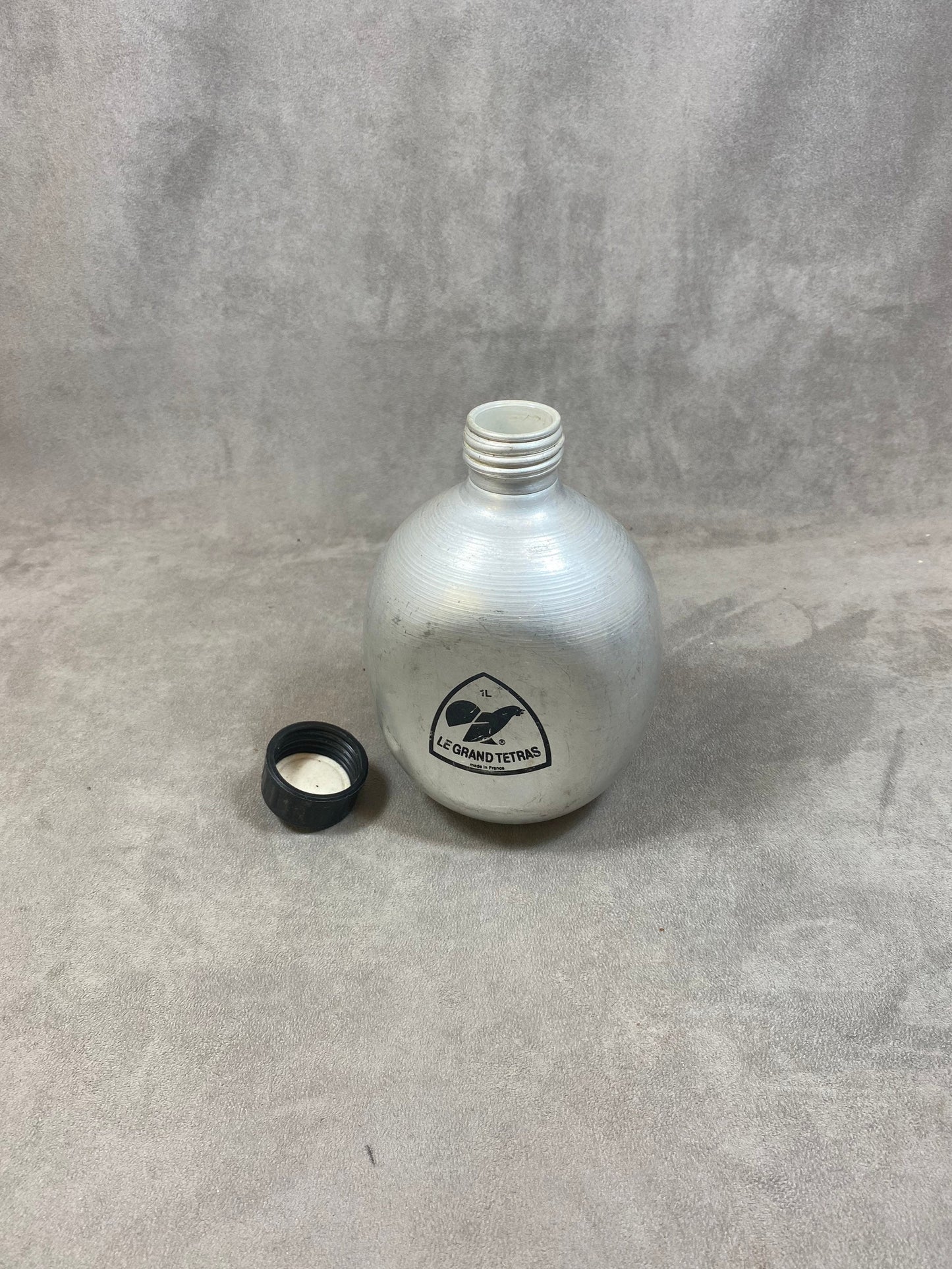 Le Grand Tétras aluminum bottle with vintage mechanical cap, capacity 0.5 liters, Made in France