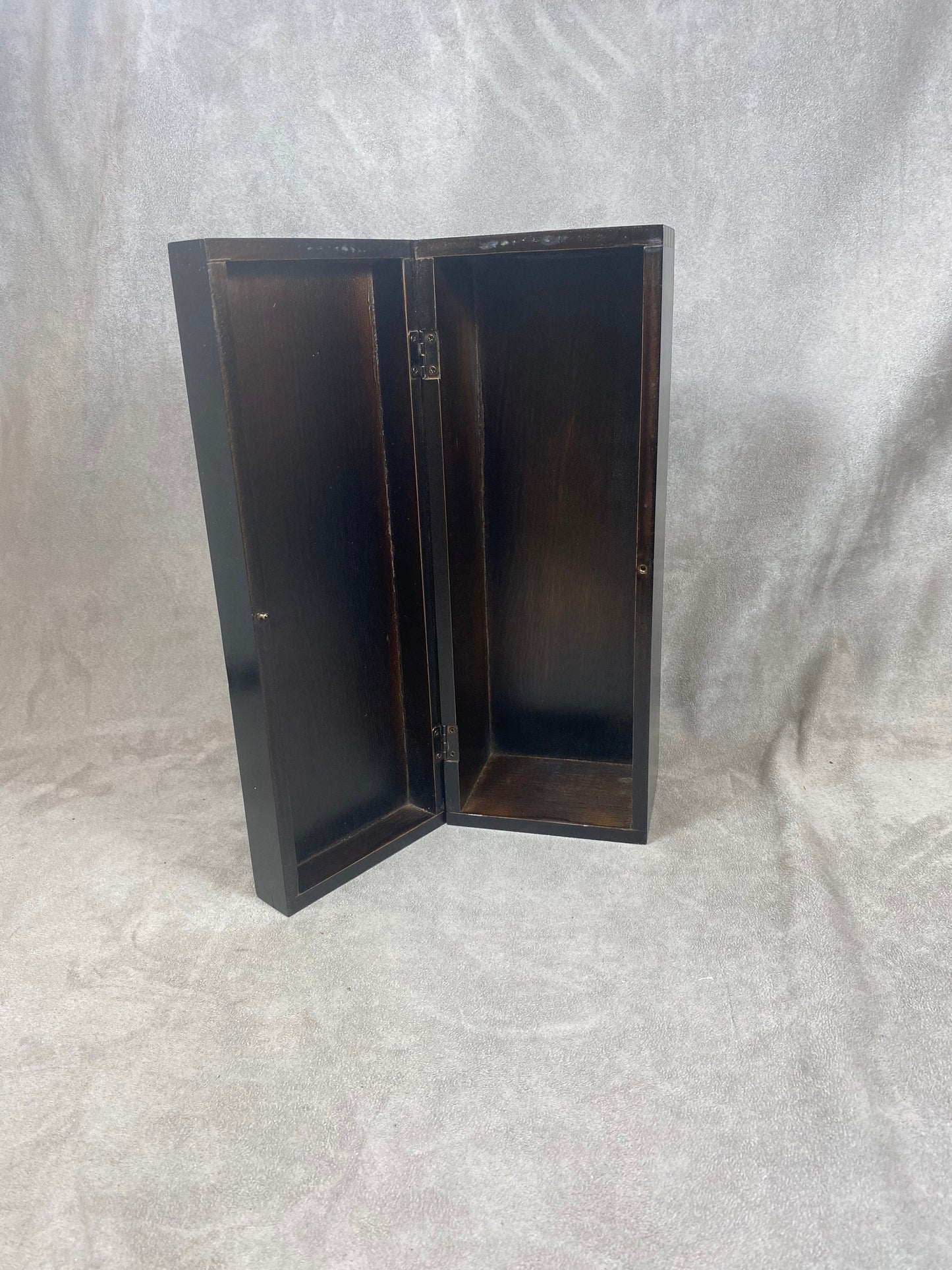 Caisse en bois  de champagne noir Billecart Salmon  Made in France Années 1980