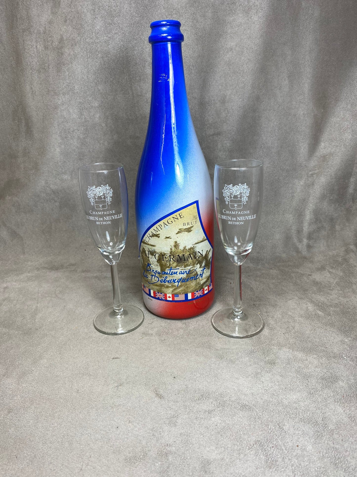 2 vintage Le Brun de Neuville Champagne glass flutes Made in France