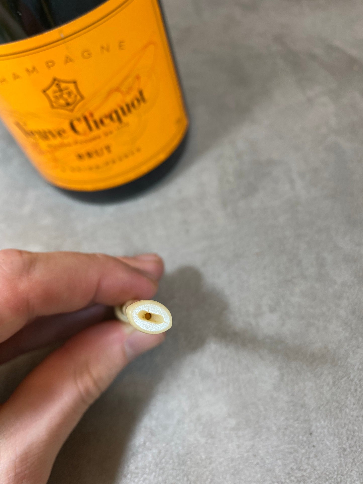 VERY RARE Fume cigarette champagne Veuve Clicquot en os vintage 1940