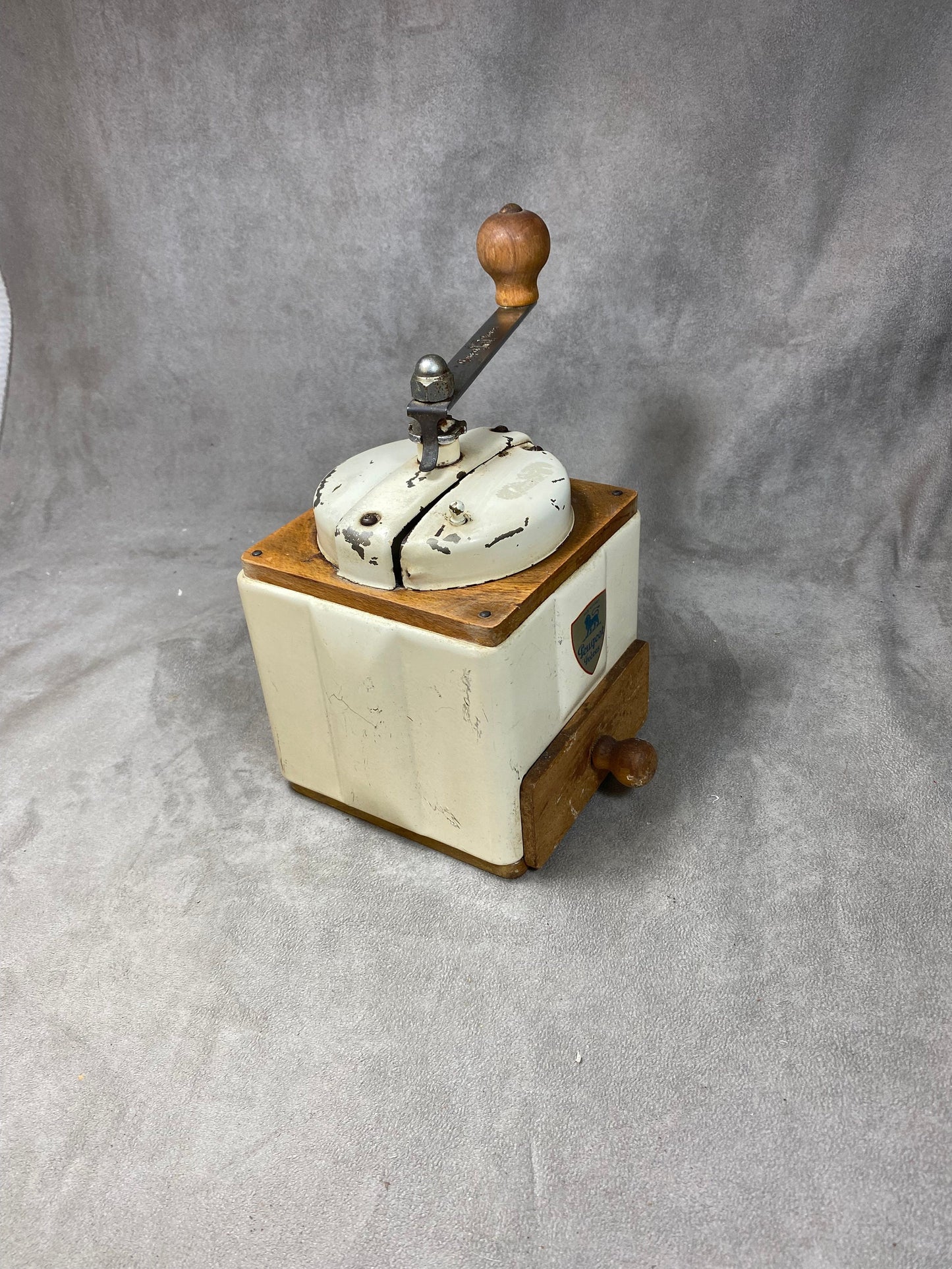 Peugeot Frères beige sheet metal and wood coffee grinder, EX model, dated between 1947 and 1960, Shabby chic, Made in France