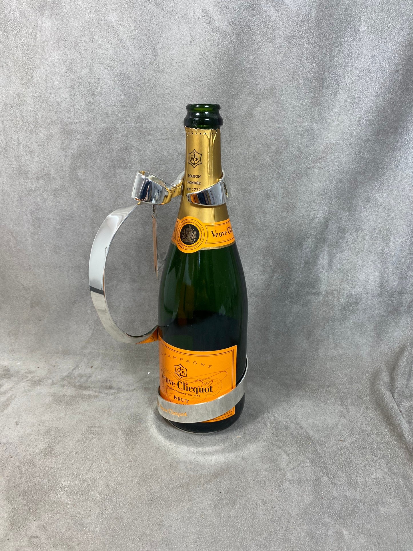 Veuve Clicquot verseuse porte-bouteille design Alexis Mabille en métal vintage Made in France