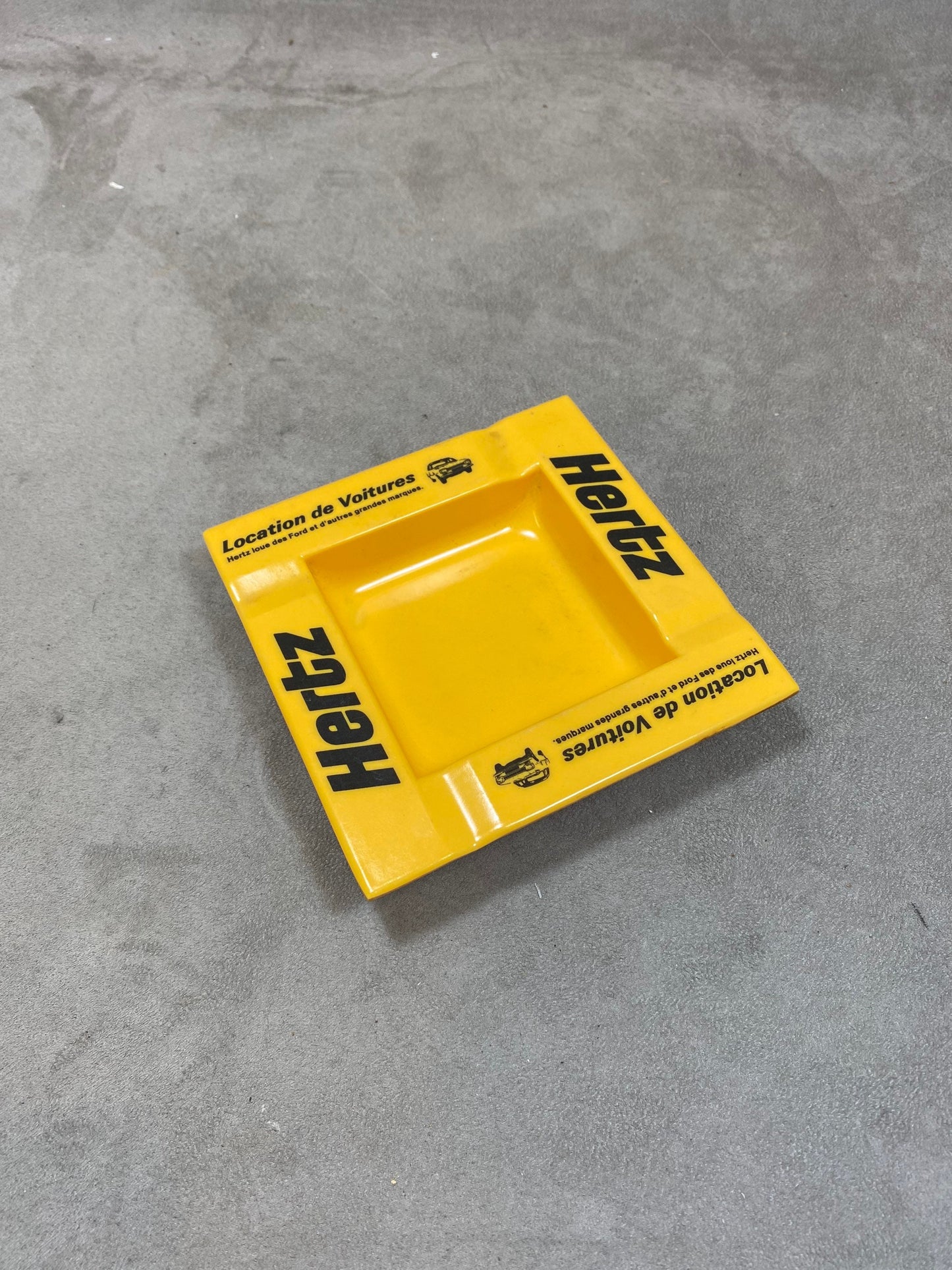 Hertz cendrier publicitaire jaune vintage en plastique Vintage 1980