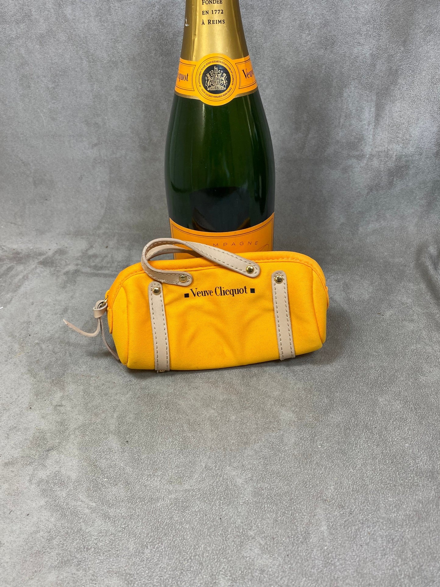 Veuve Clicquot champagne glasses case bag Made in France