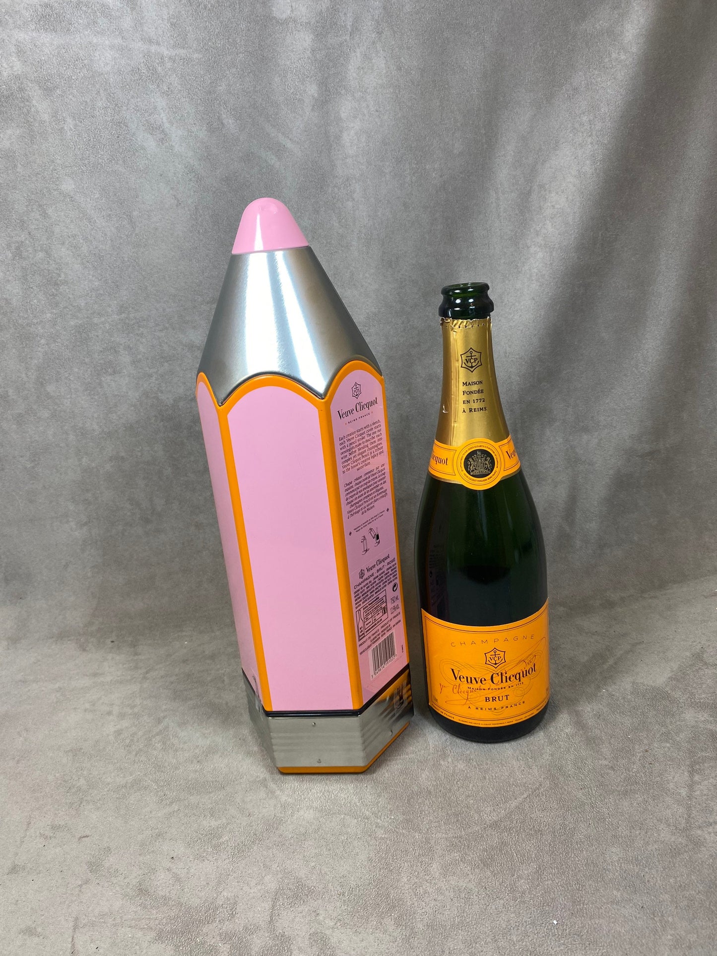 Veuve Clicquot pink colored pencil insulated case for champagne bottle Veuve Clicquot Champagne transport box Made in France