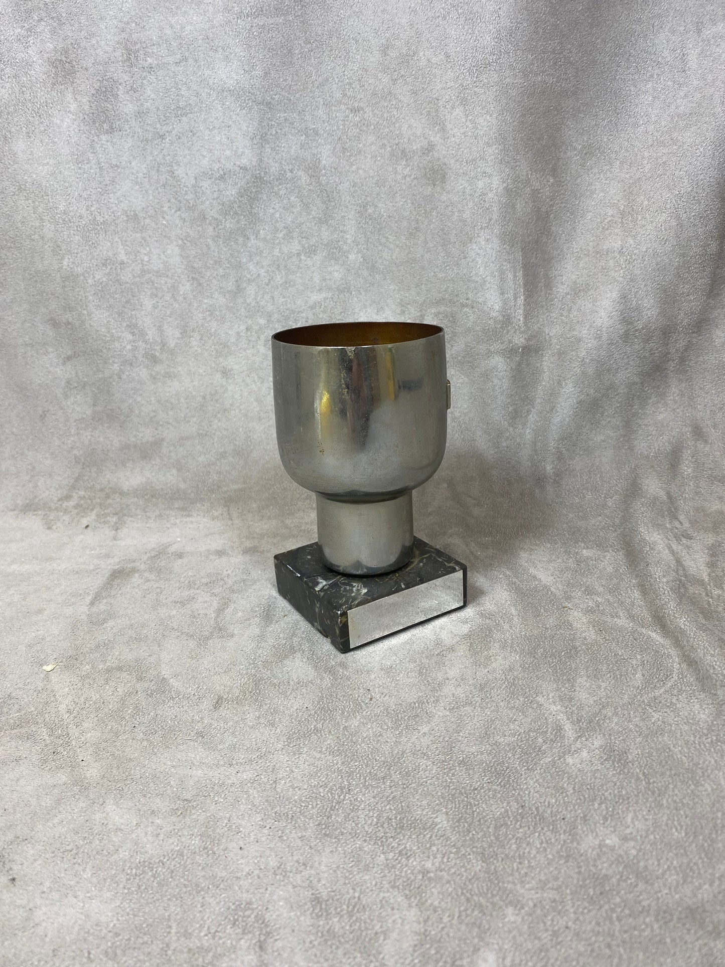 Trophée coupe en métal Martini sur socle en marbre vintage Made in Italy Année 1980